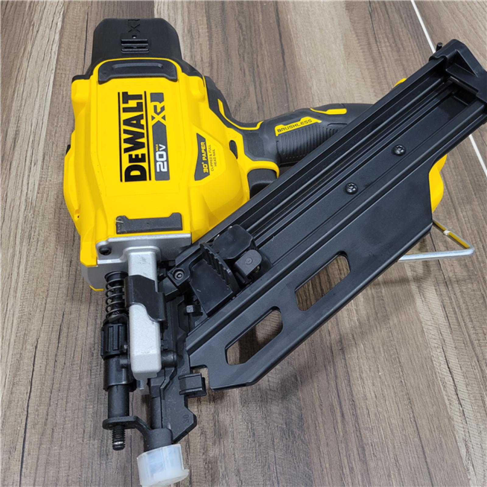 AS-IS DEWALT -IS20-Volt 30 Cordless Framing Nailer (Tool-Only)