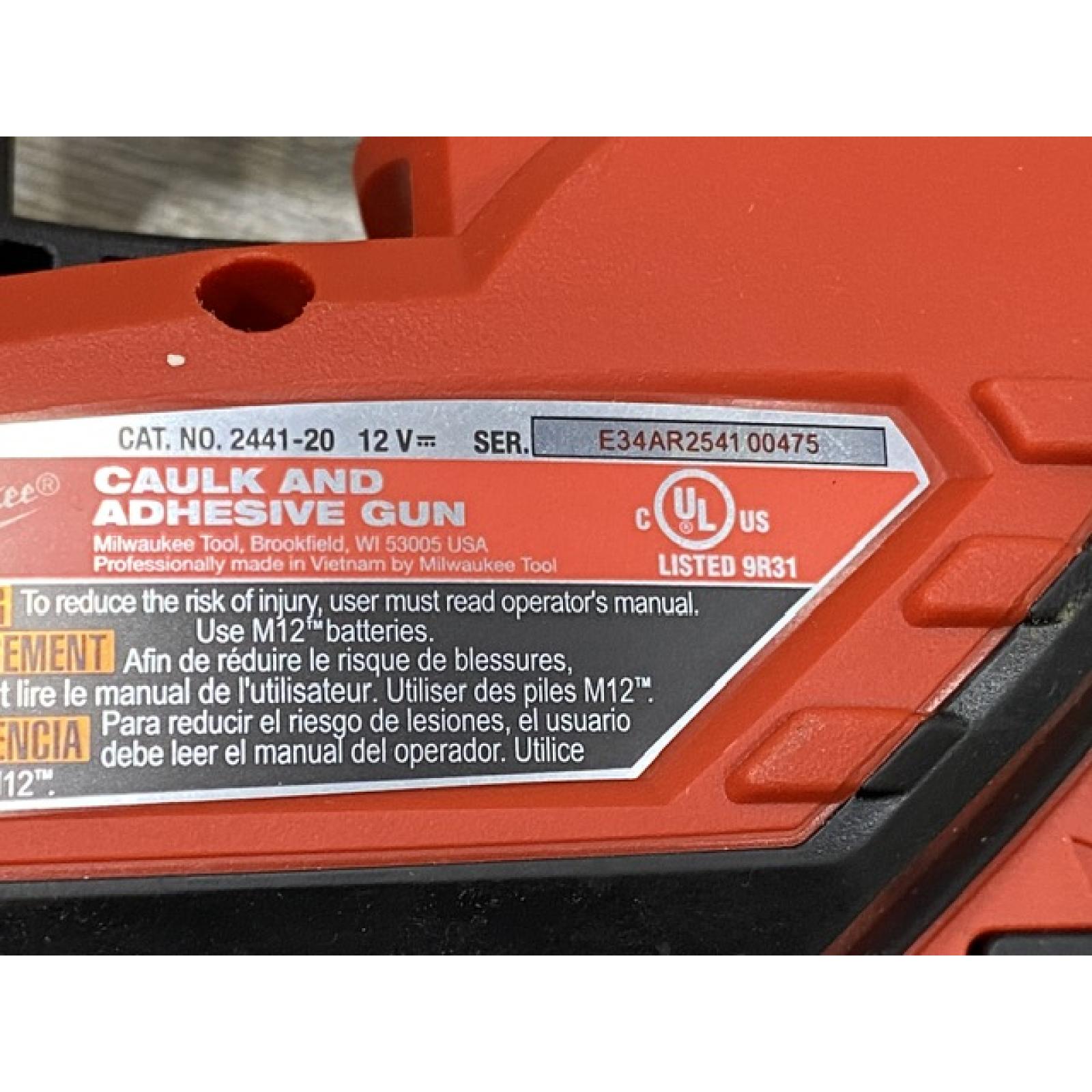 AS-IS Milwaukee 12V Lithium-ion Cordless 20 oz. Aluminum Barrel Adhesive and Caulk Gun Kit