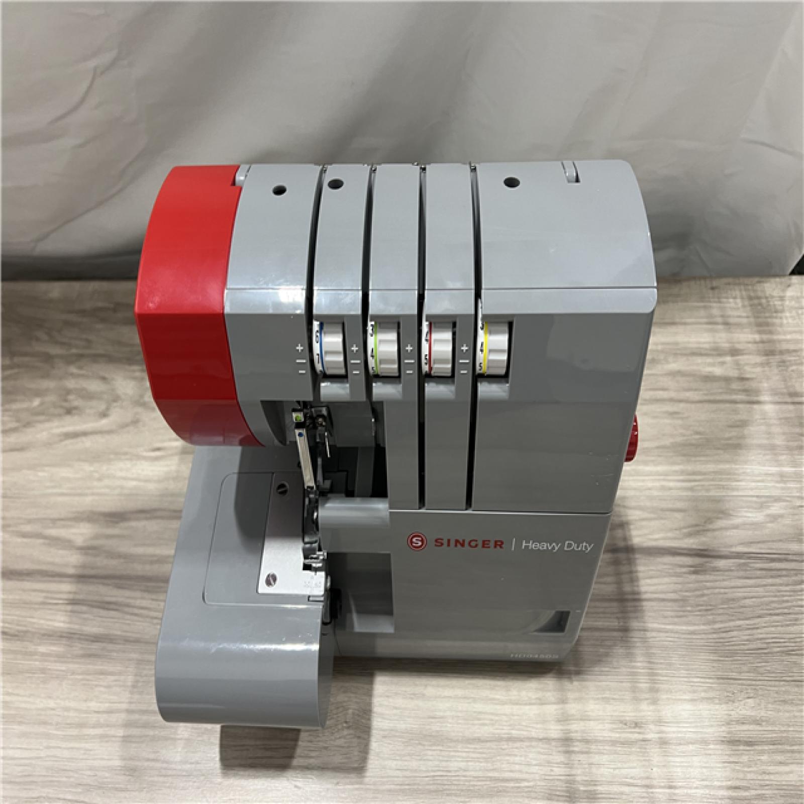 AS-IS Singer - HD0450S Heavy Duty Serger