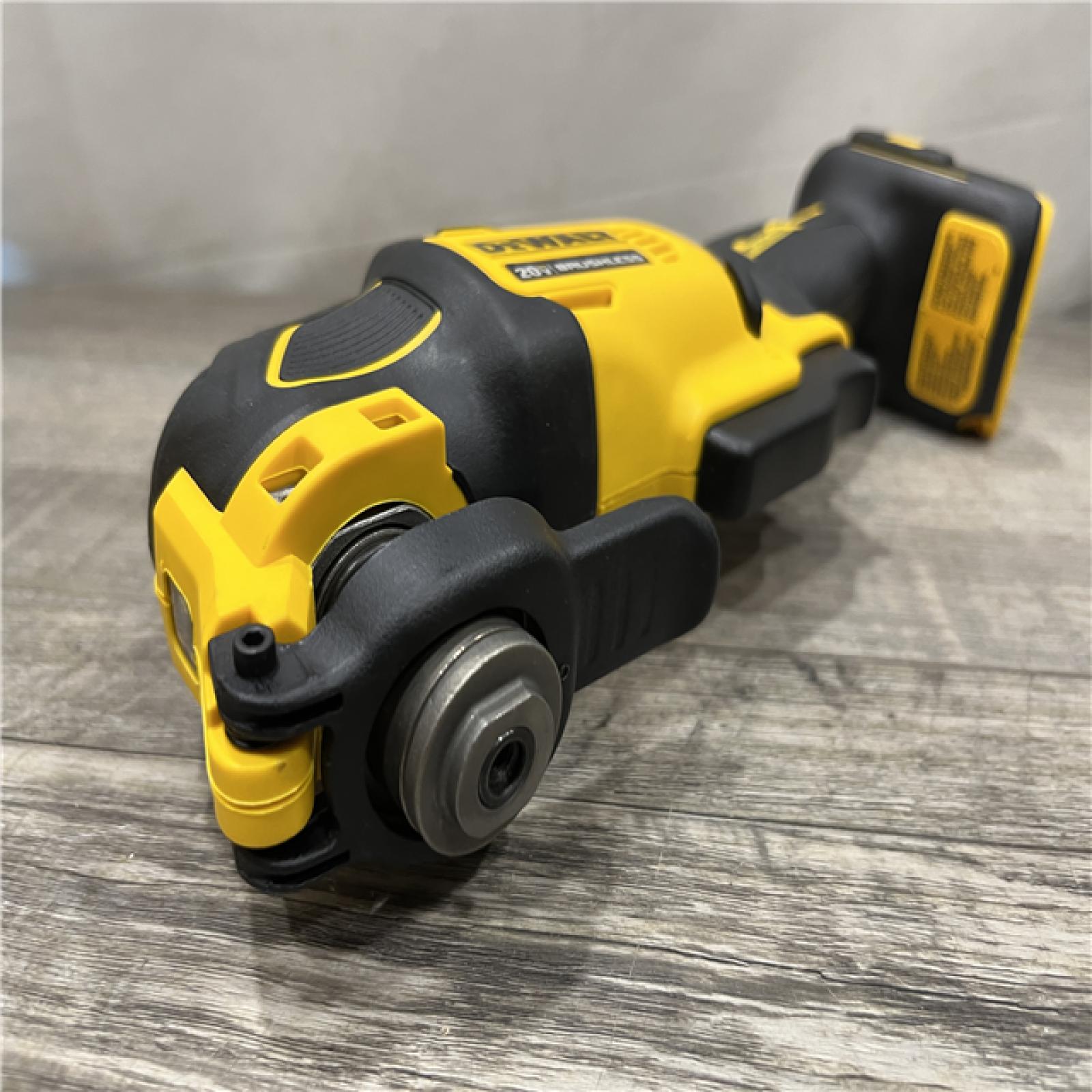 AS-IS DEWALT ATOMIC 20V MAX Cordless Brushless Oscillating Multi Tool (Tool Only)