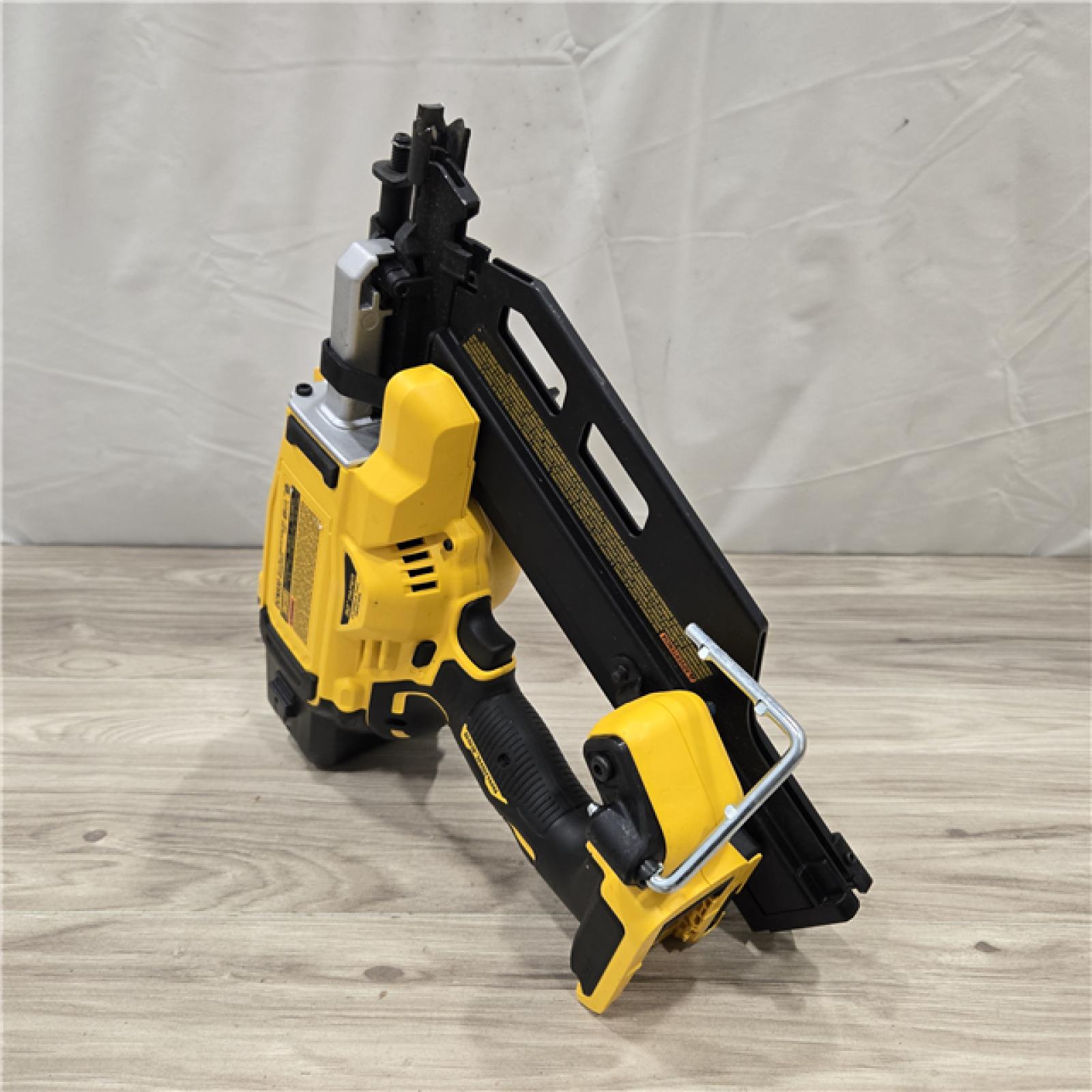 AS-IS DEWALT 20V 30 Degree Cordless Framing Nailer (Tool-Only)