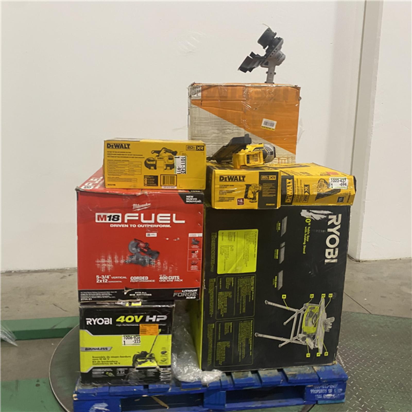 Dallas Location - As-Is Tool Pallet