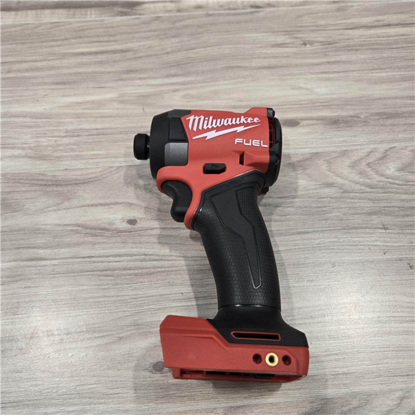 LIKE NEW! - Milwaukee 2953-22 M18 FUEL Hex Impact Driver Kit