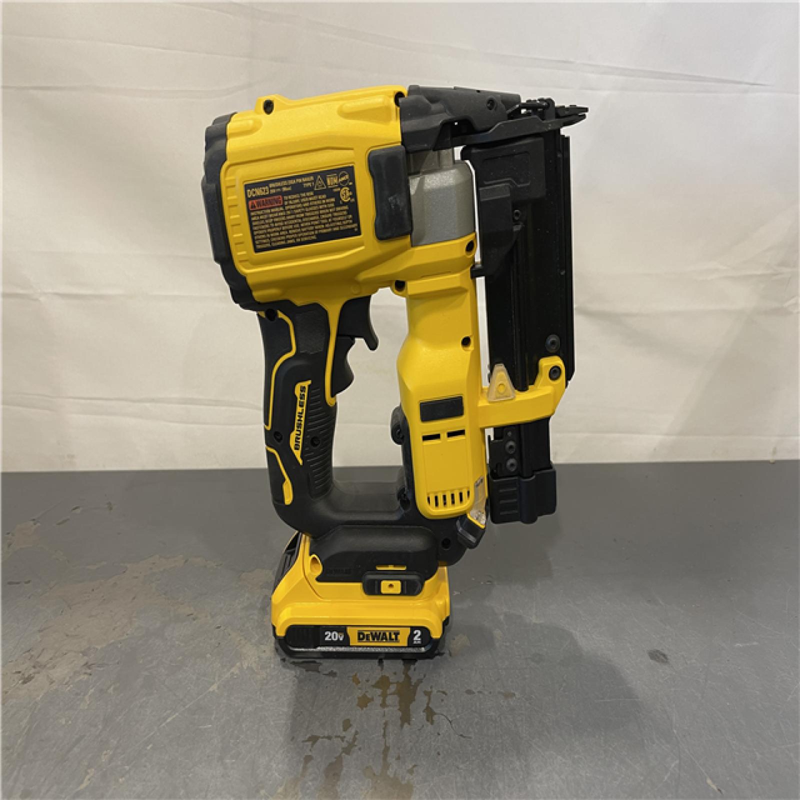 AS-IS - DeWalt ATOMIC 20V MAX Lithium Ion Cordless 23 Gauge Pin Nailer Kit