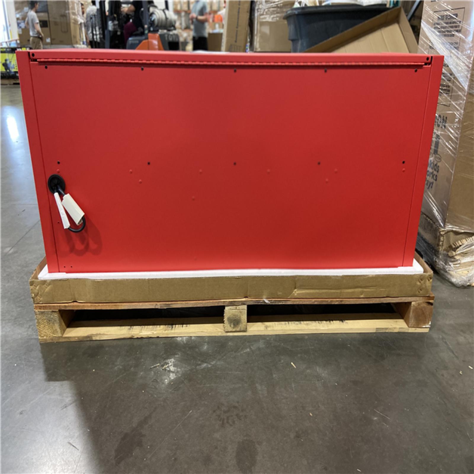 DALLAS LOCATION - Milwaukee High Capacity 56 in. W x 22 in. D 8-Drawer Top Tool Chest