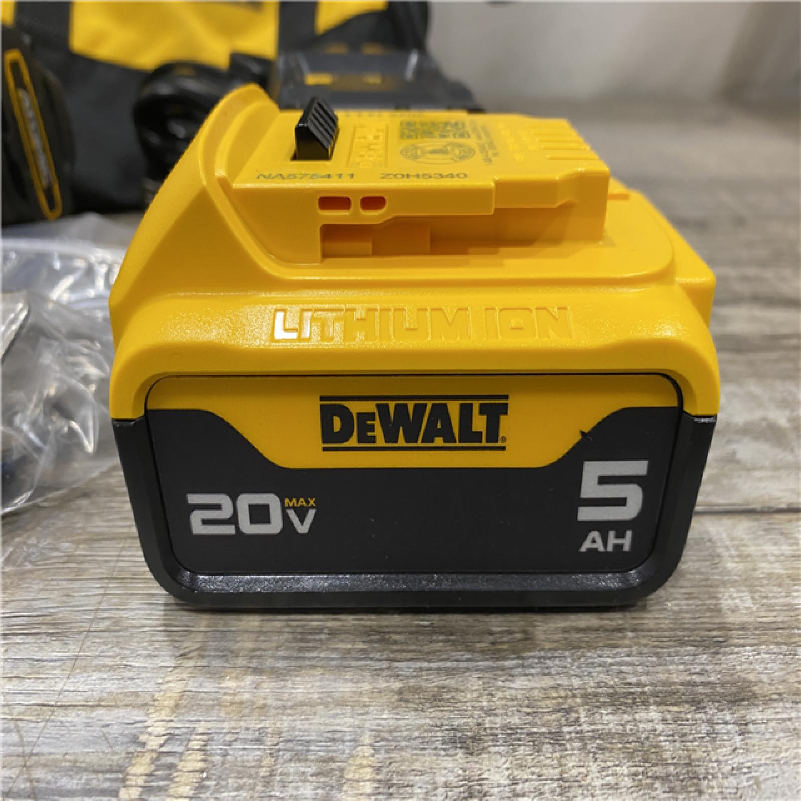 AS-IS DEWALT ATOMIC 20V Lithium-Ion Cordless 1/2 in. Hammer Drill Kit