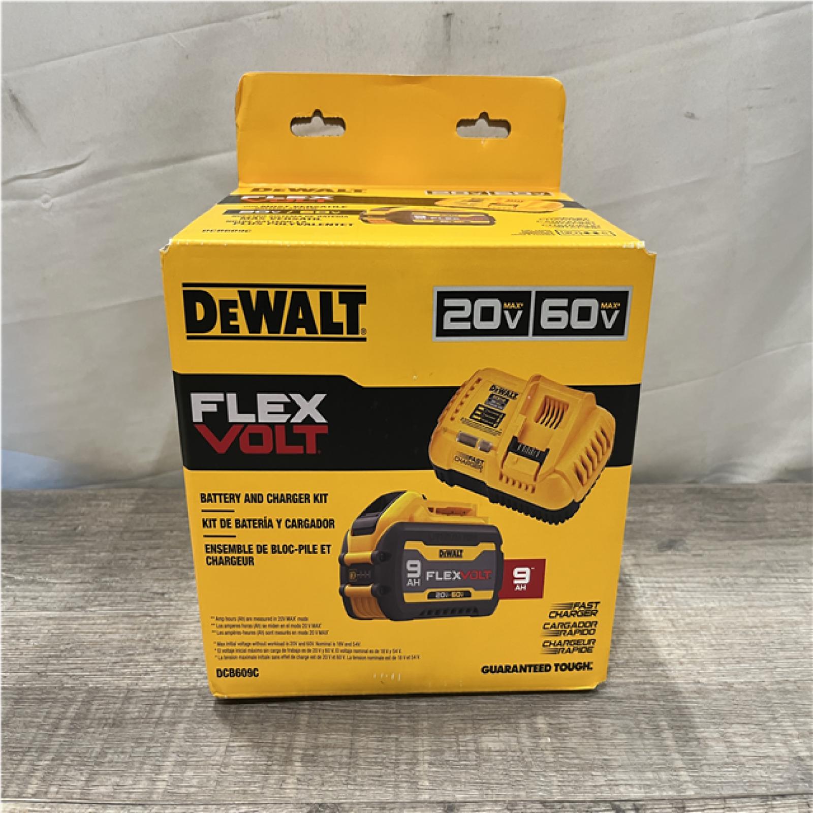 NEW - DEWALT 20V/60V MAX FLEXVOLT Lithium-Ion 9.0Ah Battery and Charger Starter Kit