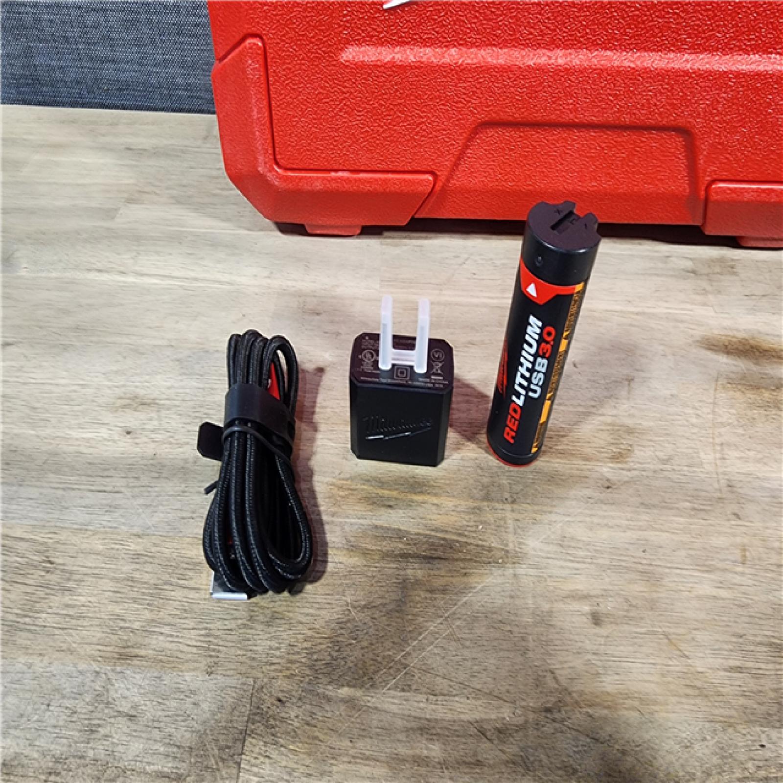 HOUSTON LOCATION - AS-IS (APPEARS LIKE NEW) Milwaukee 3521-21 4V Lithium-Ion Cordless USB Rechargeable Green Beam Cross Line Laser