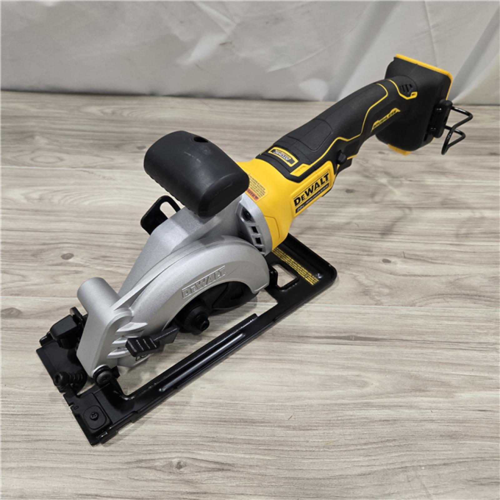 LIKE NEW! - DEWALT ATOMIC 20V MAX Cordless Circular Saw (Tool Only)