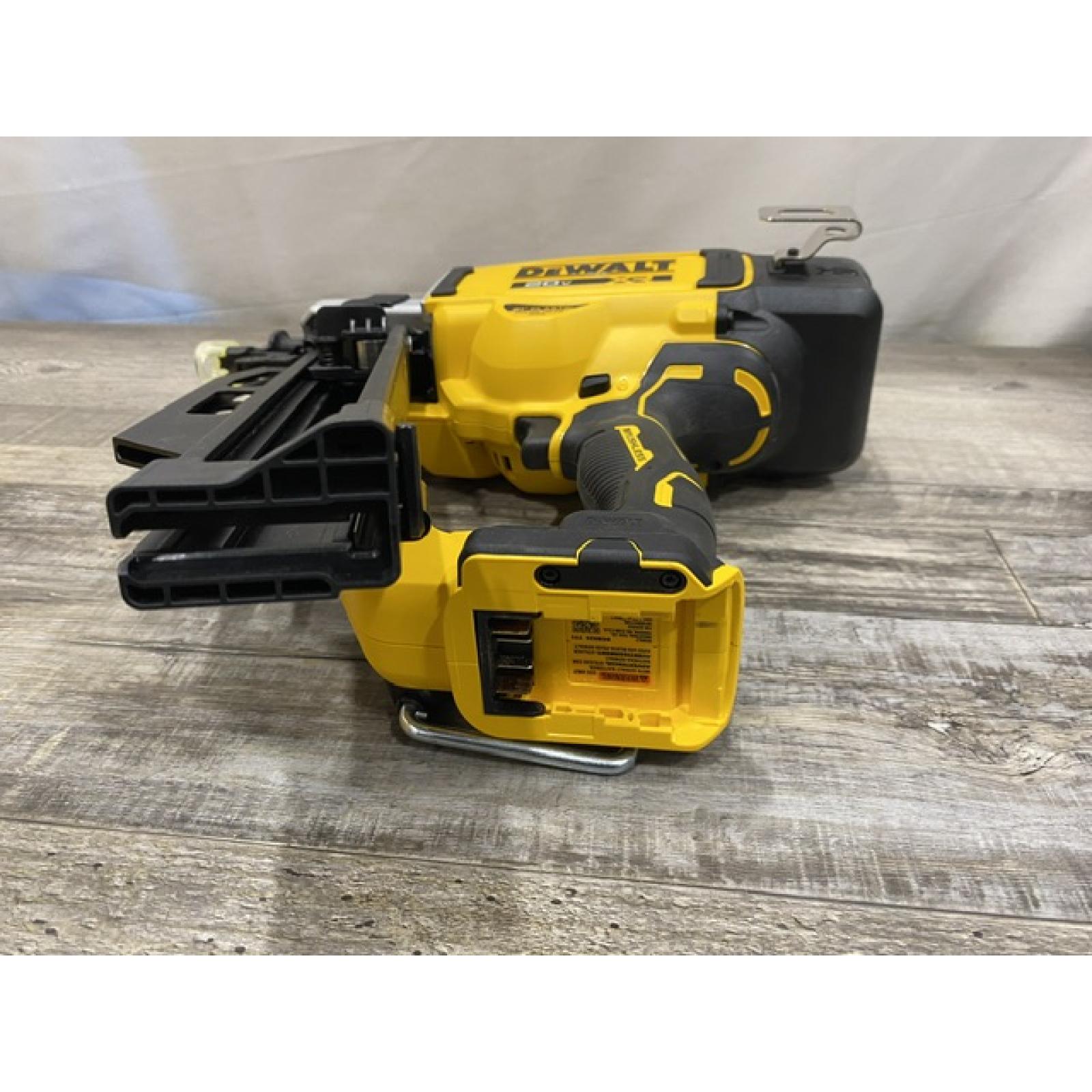 AS-IS DEWALT 20-Volt 21° Cordless Framing Nailer (Tool-Only)