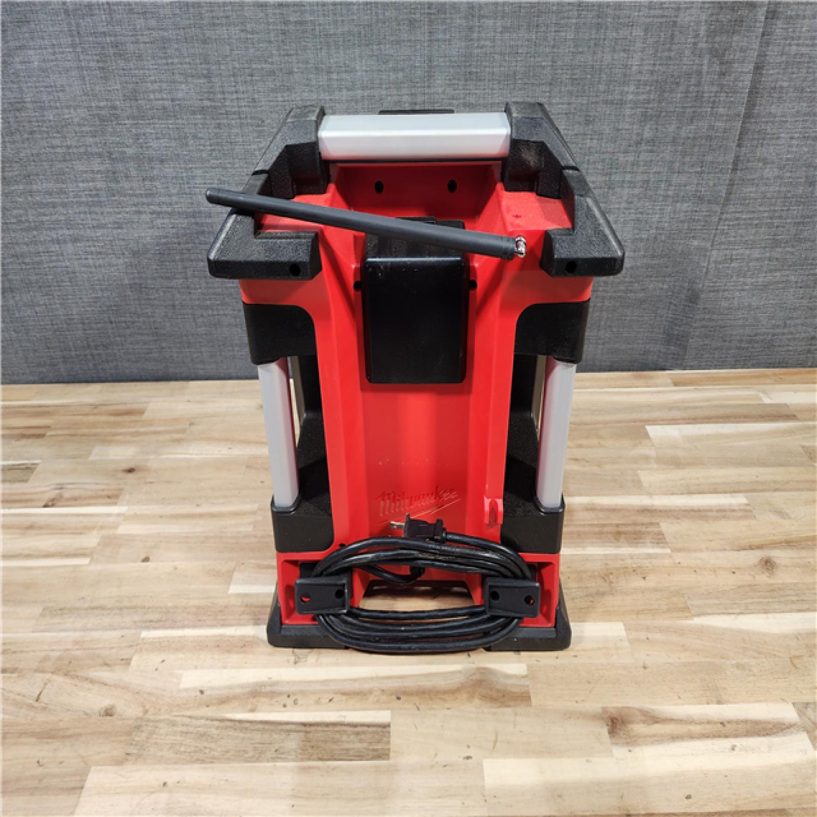 HOUSTON LOCATION - AS-IS Milwaukee M18 Lithium-Ion Cordless Jobsite Radio/Charger