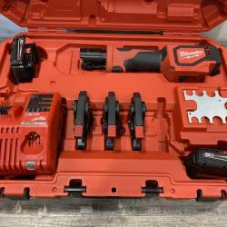 AS-IS Milwaukee 18V Lithium-Ion Cordless Short Throw Press Tool with 3 PEX Crimp Jaws Kit