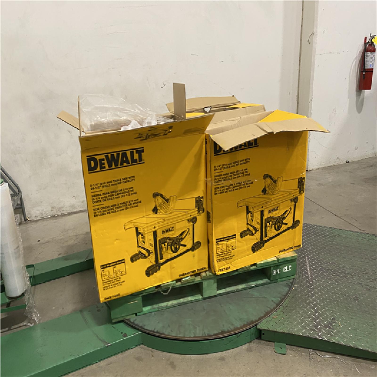 Dallas Location - As-Is DEWALT 15 Amp Corded 8-1/4 in. Compact Portable Jobsite Tablesaw (Lot Of 4)