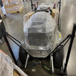DALLAS LOCATION - Murray MT100 42 in. 13.5 HP 500cc E1350 Series Briggs and Stratton Engine 6-Speed Manual Gas Riding Lawn Tractor Mower
