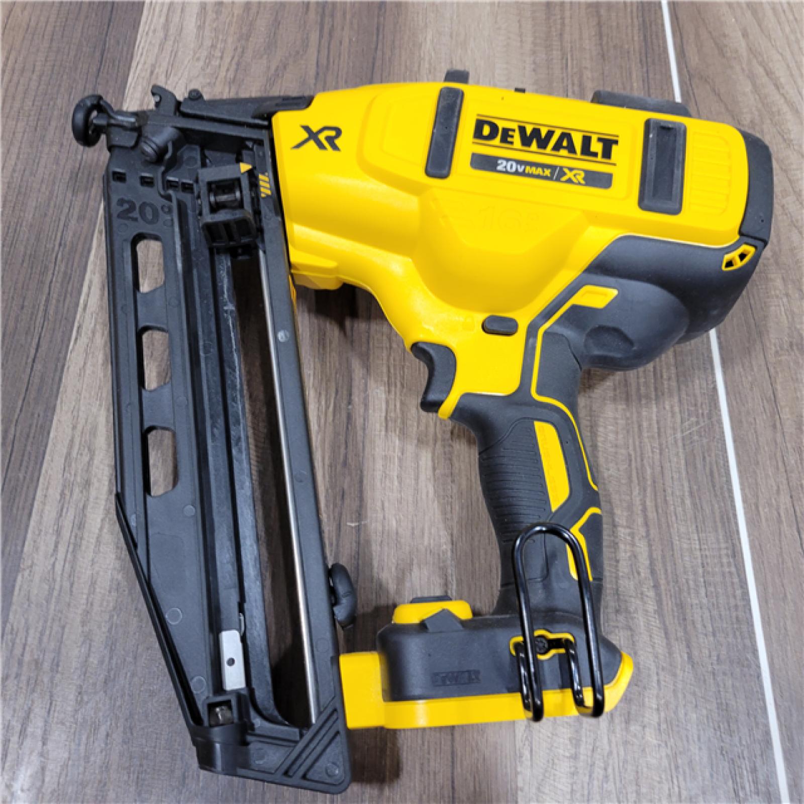 AS-IS  DeWalt  20V 16 Gauge Cordless Angled Finish Nailer Kit W/ 1 Ah Battery