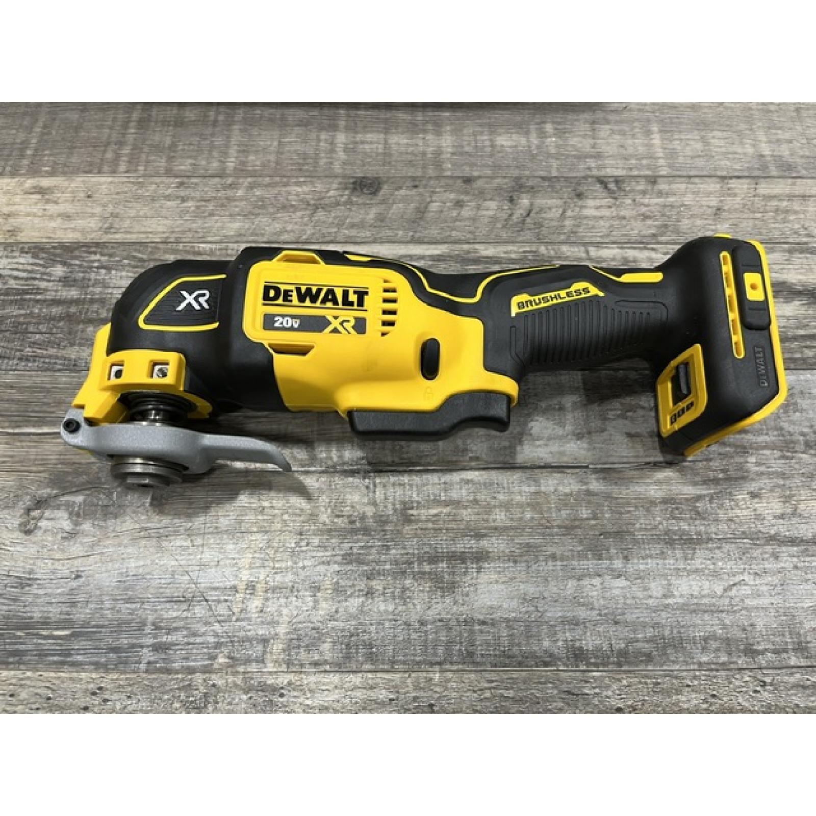 AS-IS DEWALT 20V MAX XR Cordless Brushless 3-Speed Oscillating Multi Tool Kit