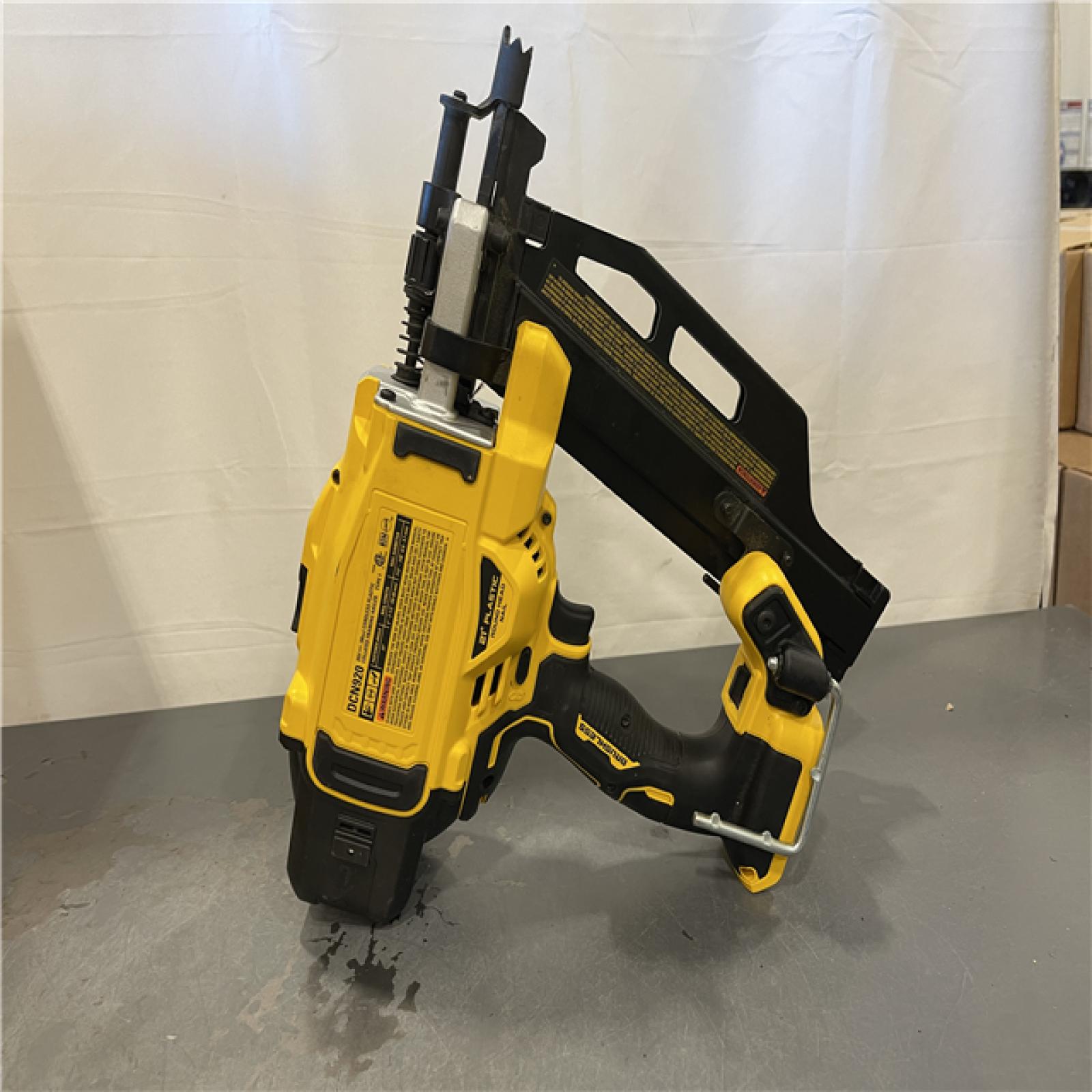 AS-IS - DEWALT 20-Volt 21° Cordless Framing Nailer