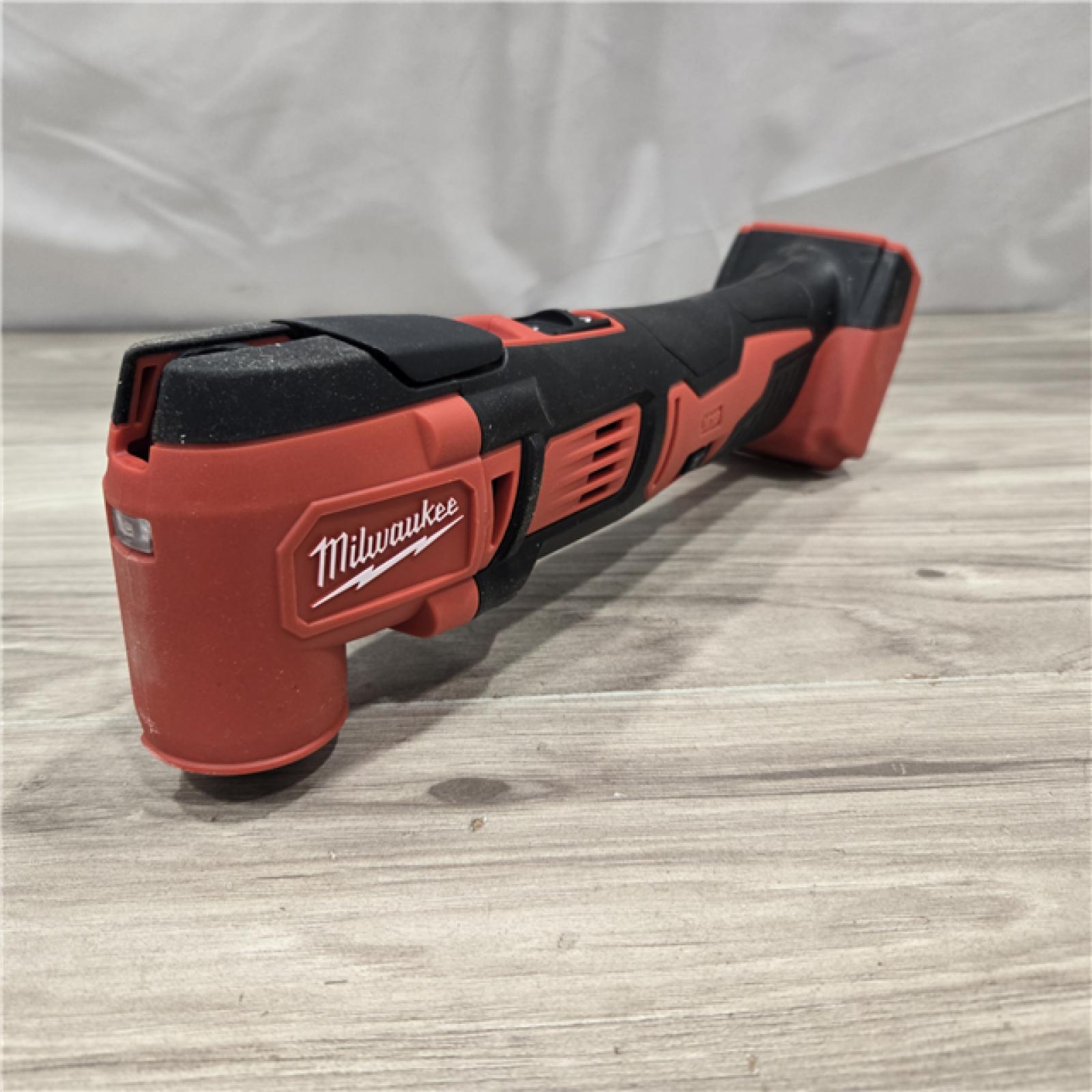 AS-IS Milwaukee 2626-20 M18  Cordless Multi-Tool (Tool Only)