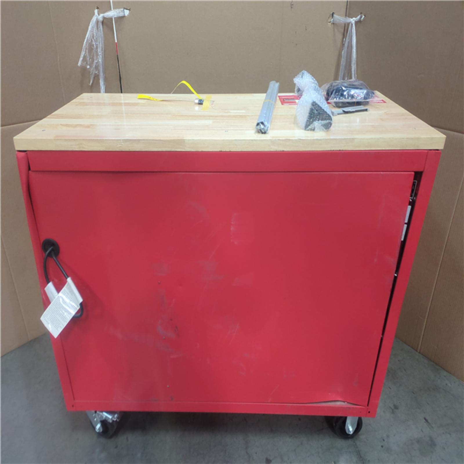CALIFORNIA AS-IS MILWAUKEE 52 INDUSTRIAL 12-DRAWER MOBILE WORKBENCH