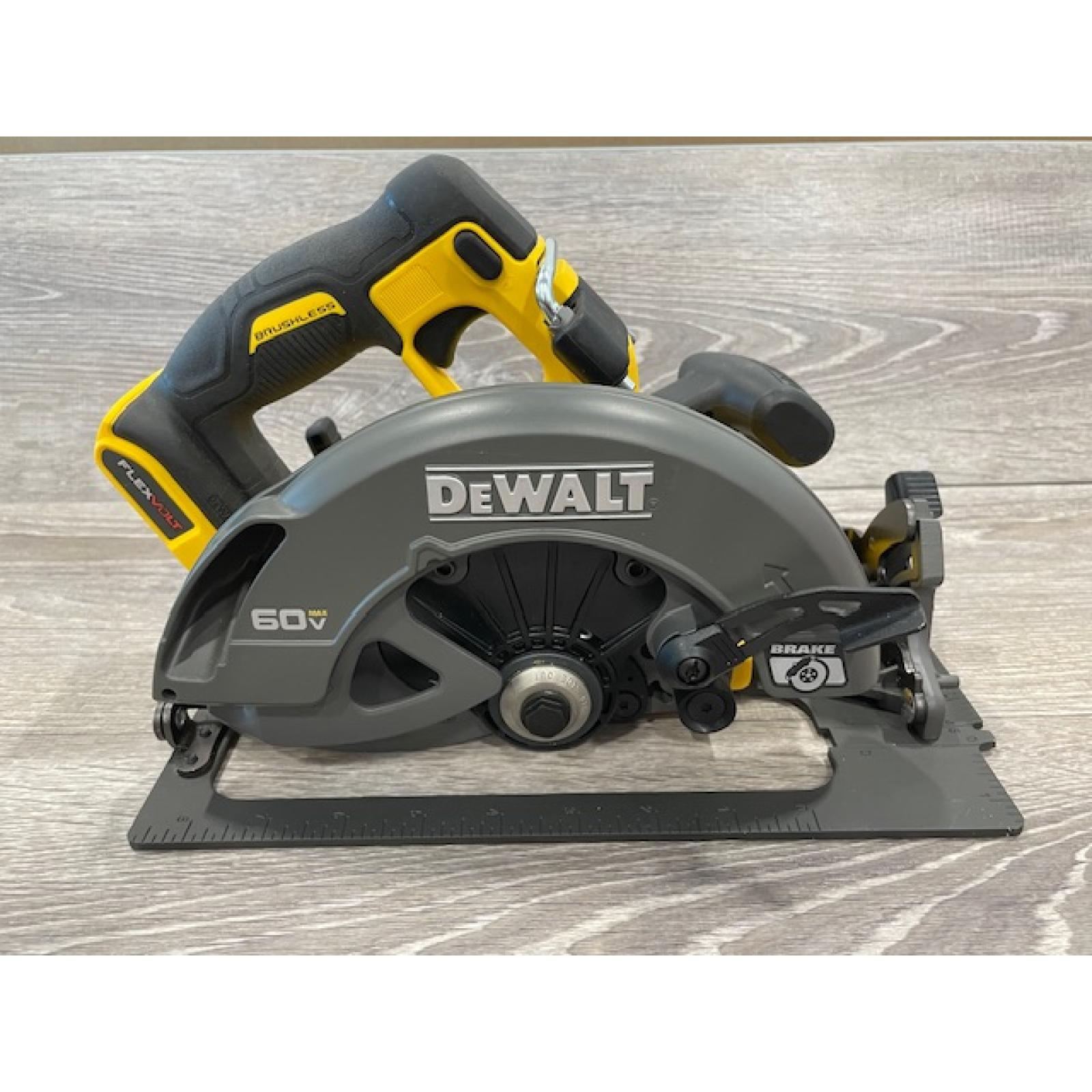 AS-IS DEWALT FLEXVOLT 60V MAX Cordless Brushless 7-1/4 in. Circular Saw with Brake (Tool Only)