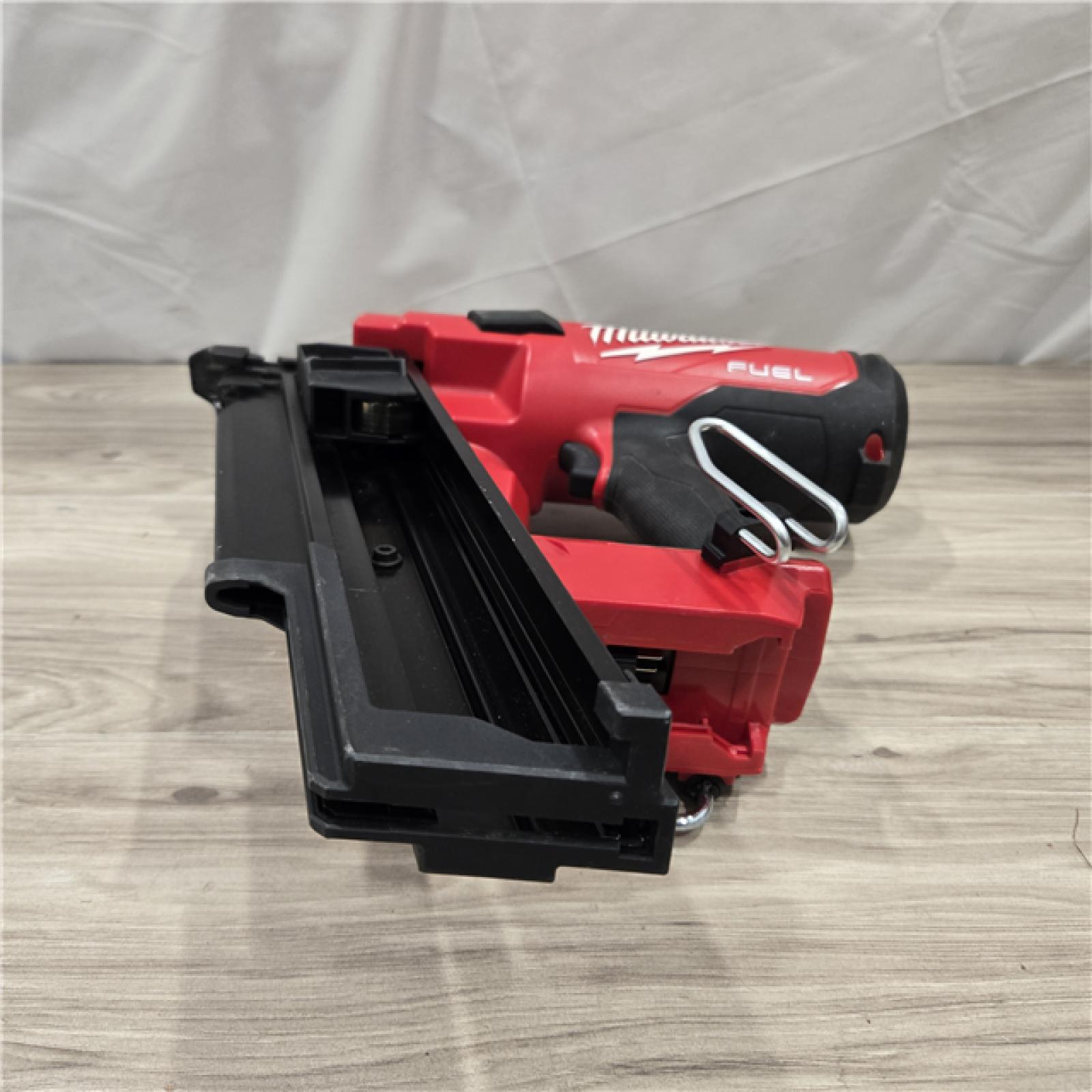 AS-IS Milwaukee 2744-20 M18 FUEL 3-1/2 in. 18V 21-Degree Cordless Framing Nailer (Tool-Only)
