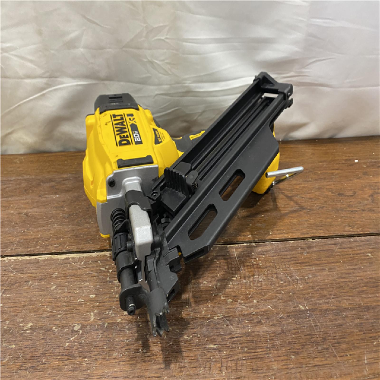 AS-IS DEWALT 20-Volt 30° Cordless Framing Nailer (Tool-Only)