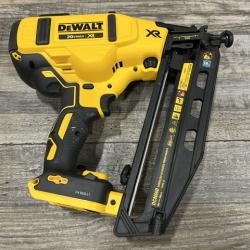 AS-IS DEWALT 20V MAX XR 16-Gauge Electric Cordless Angled Finishing Nailer Kit