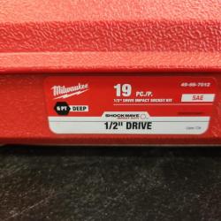 Phoenix NEW Milwaukee SHOCKWAVE 1/2 in. Drive SAE 6 Point Impact Socket Set (19-Piece) (SEALED)
