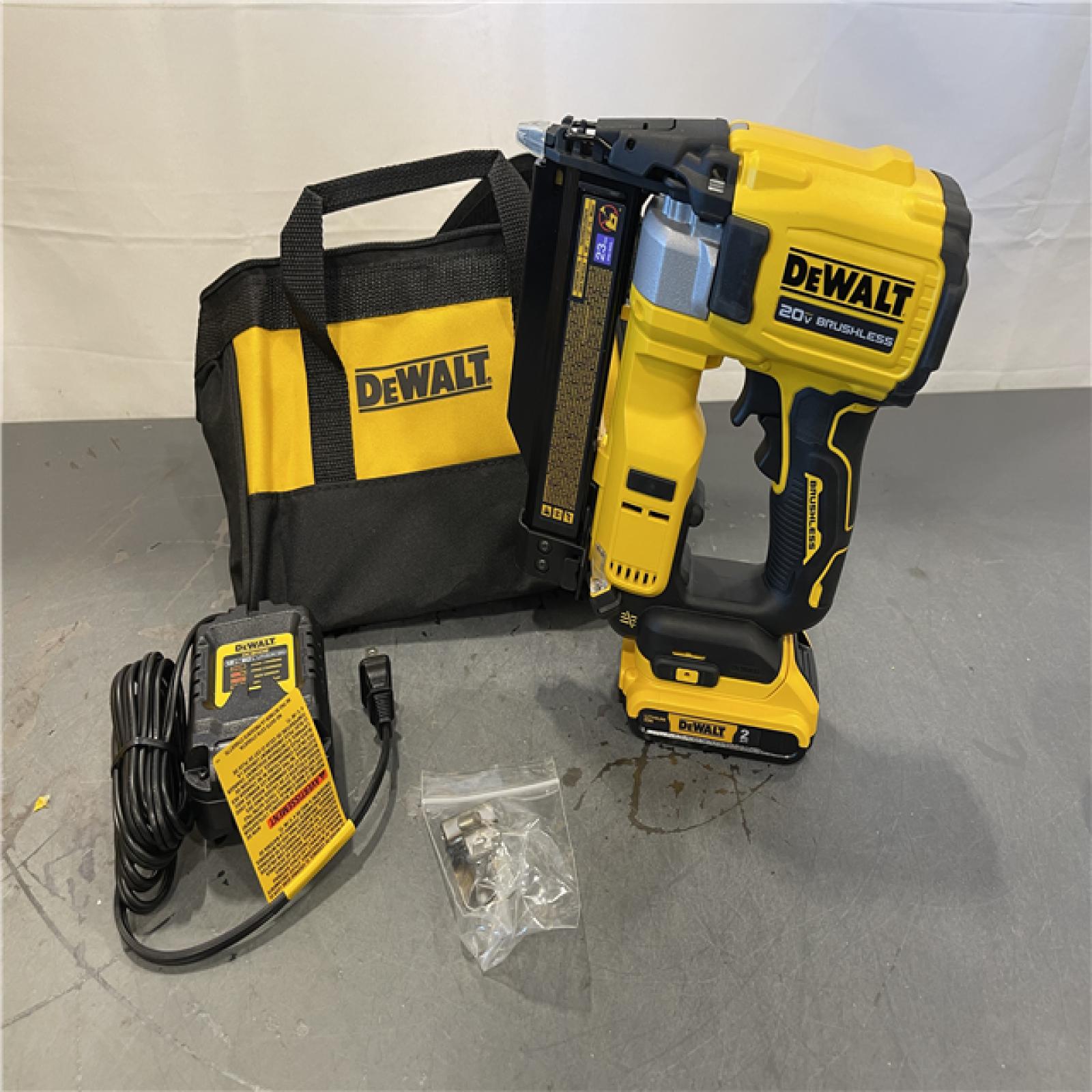 AS-IS- DeWalt ATOMIC 20V MAX Lithium Ion Cordless 23 Gauge Pin Nailer Kit