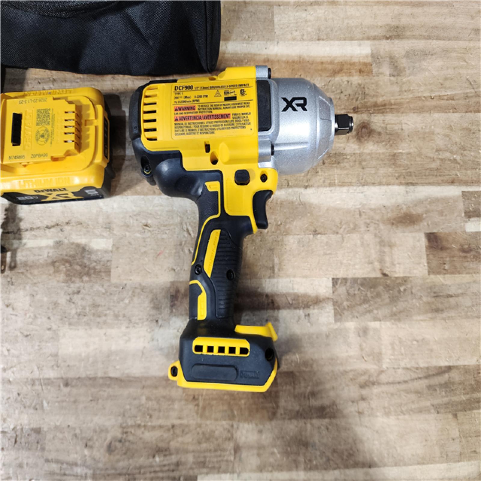 HOUSTON LOCATION - AS - IS DEWALT 20V MAX Lithium-Ion Cordless 1/2 in. Impact Wrench Kit