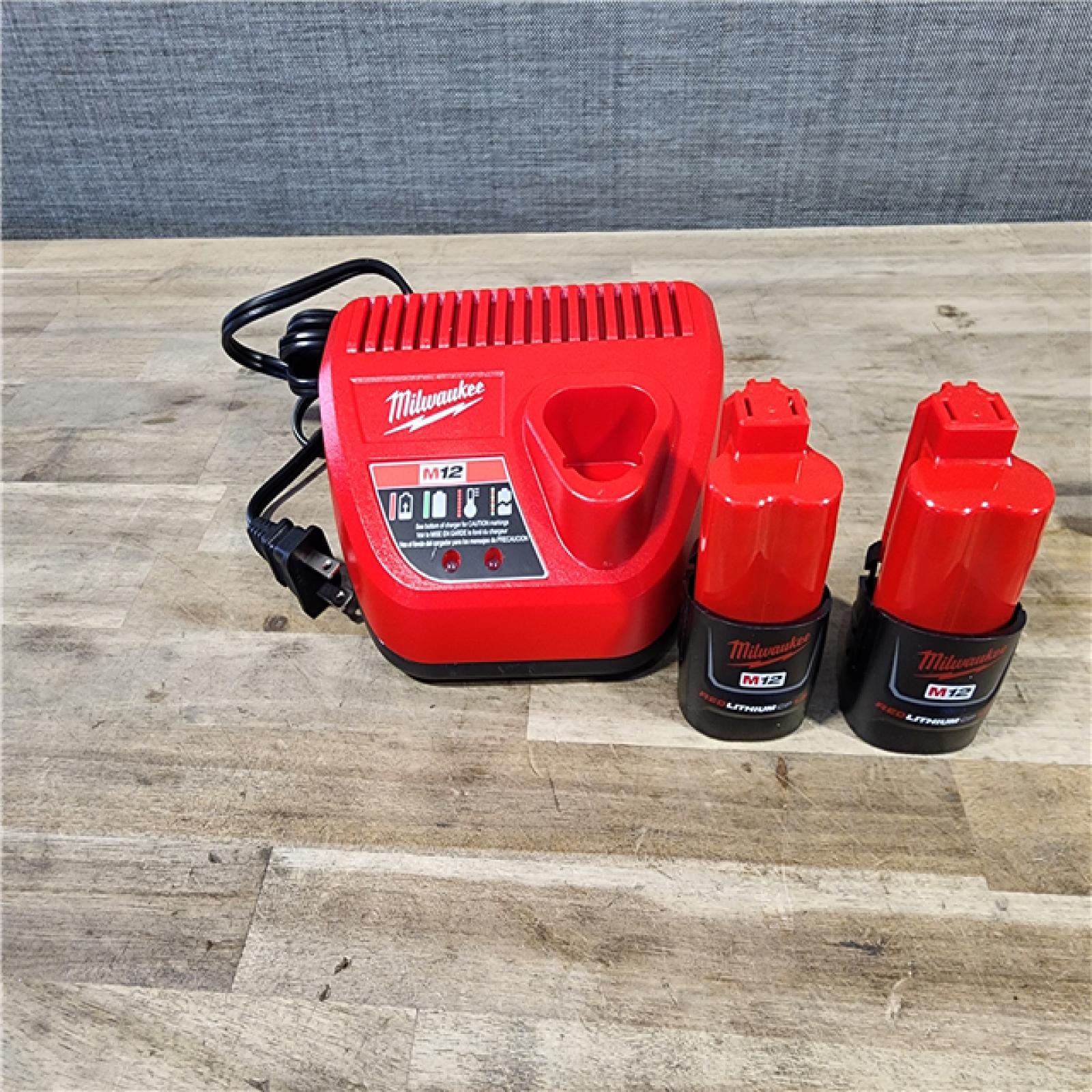 HOUSTON LOCATION - AS-IS Milwaukee 2 Tool Combo Kit W/ (2) Battery & Charger