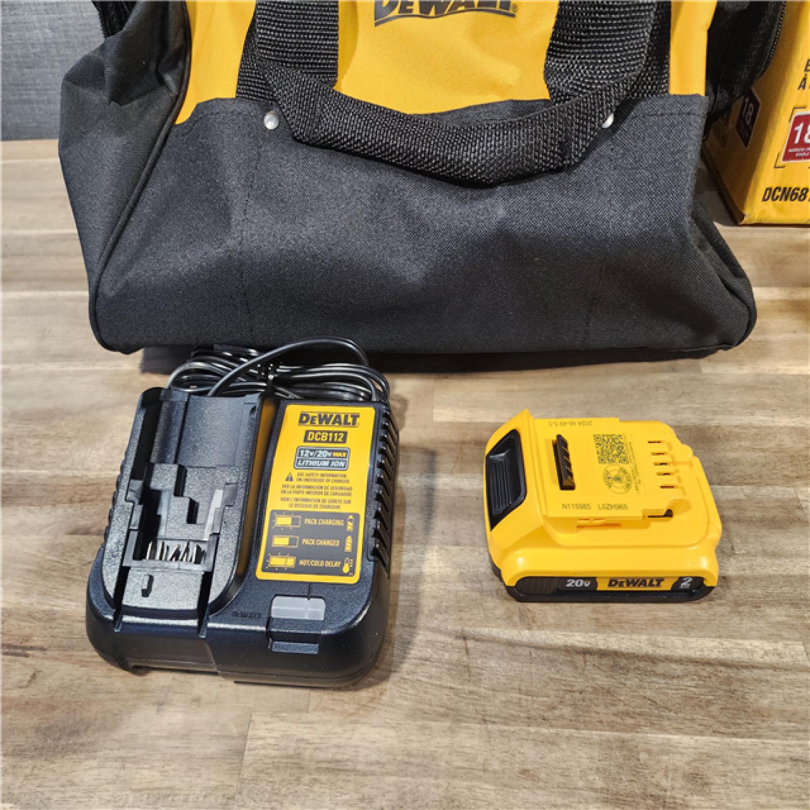 HOUSTON LOCATION - AS-IS (APPEARS LIKE NEW) DEWALT 20V-MAX XR 18GA BRAD NAILER KIT