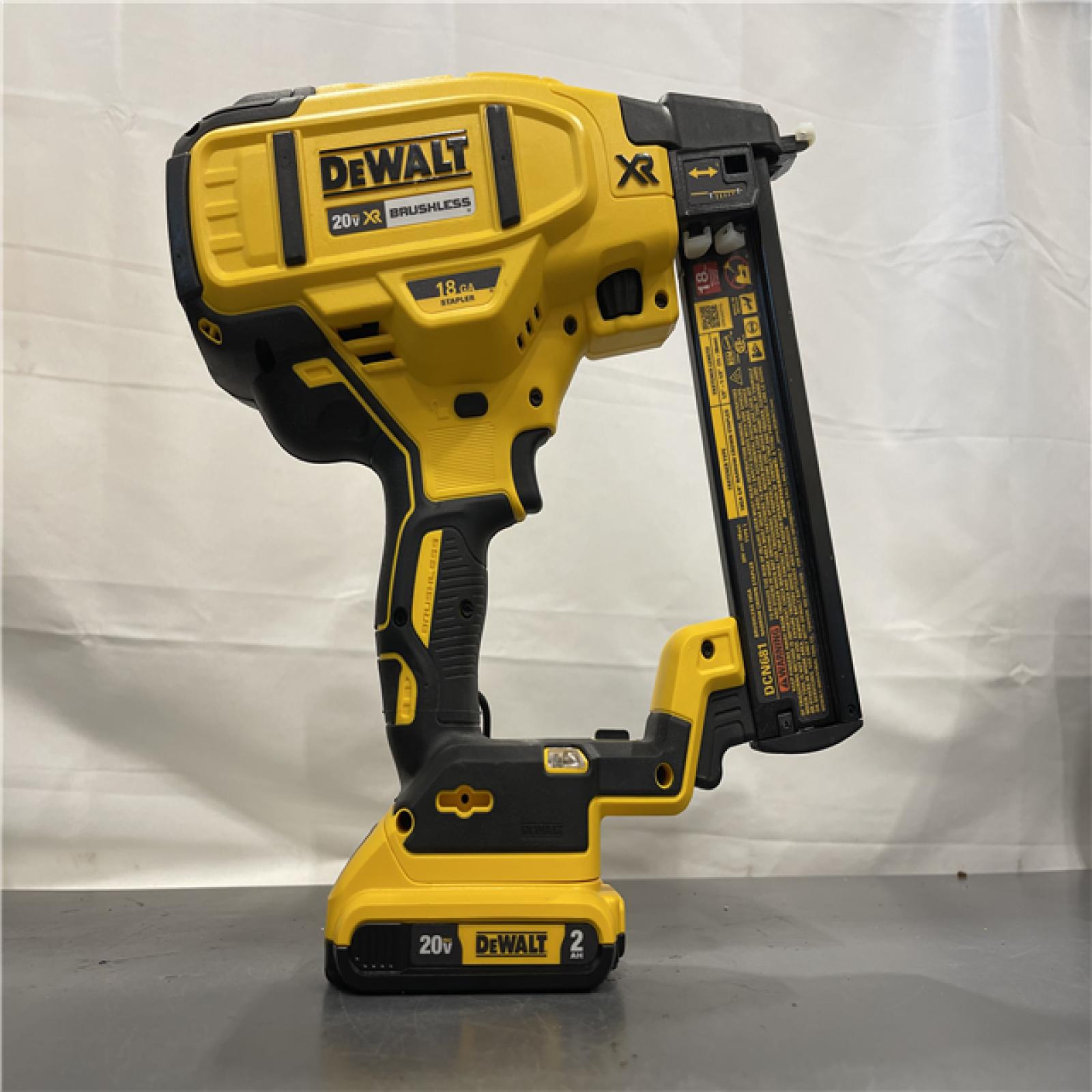 AS-IS - DeWALT 20-Volt MAX 18ga Cordless Brushless Narrow Crown Stapler Kit