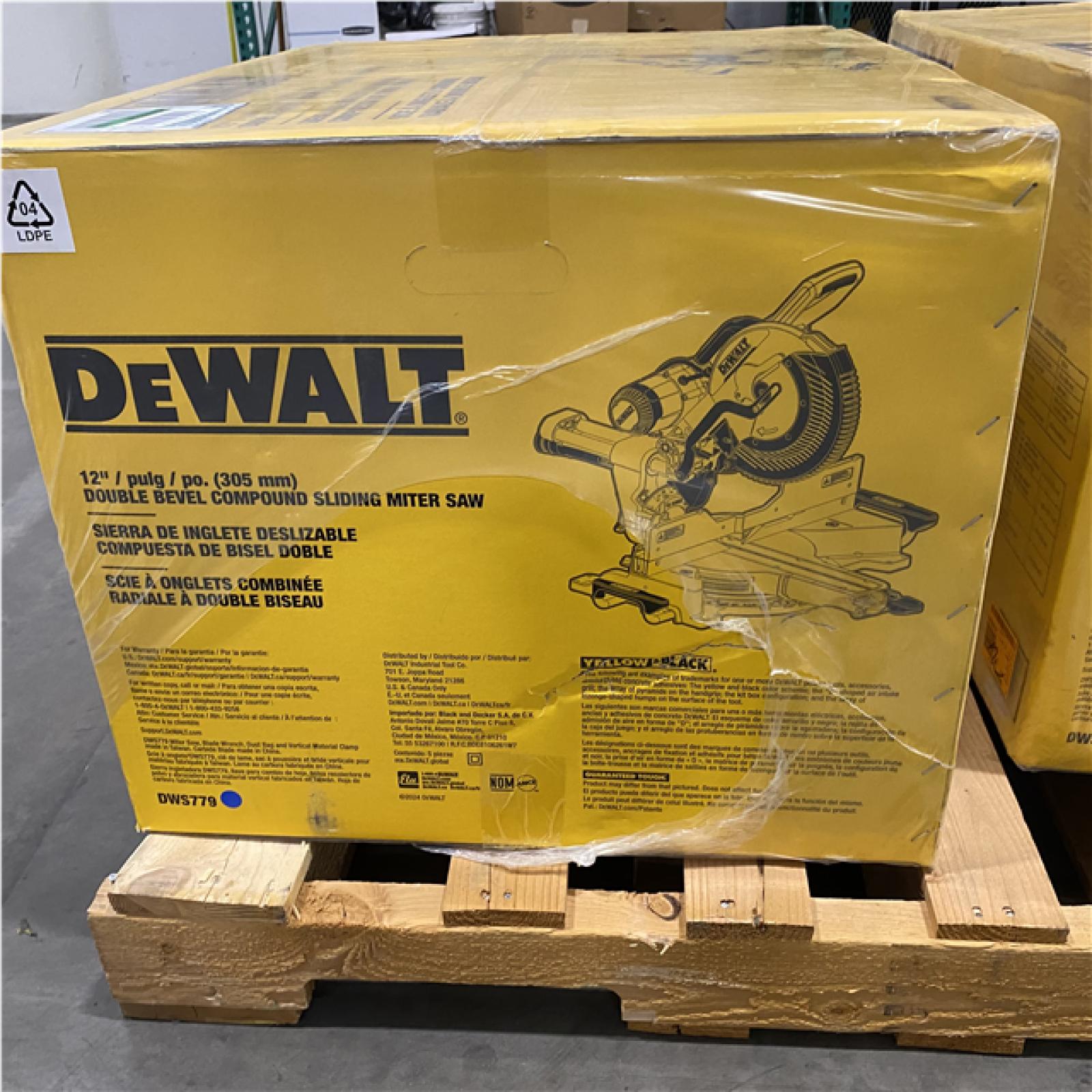 NEW- DeWalt 15 Amps 12 in. Corded Dual-Bevel Sliding Compound Miter Saw