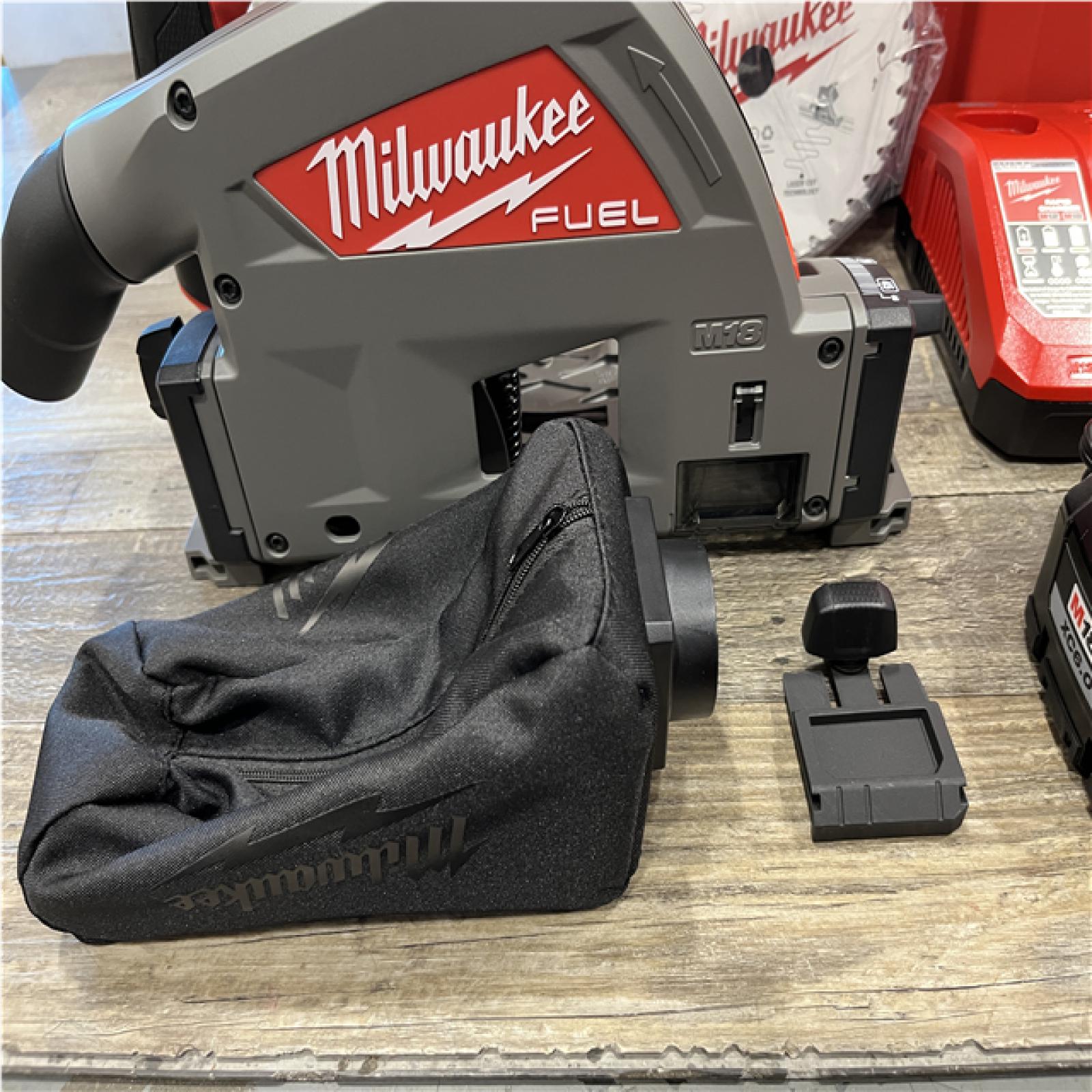 NEW - Milwaukee FUEL 18V Lithium-Ion Brushless Cordless 6-1/2 in. Plunge Track Saw PACKOUT Kit