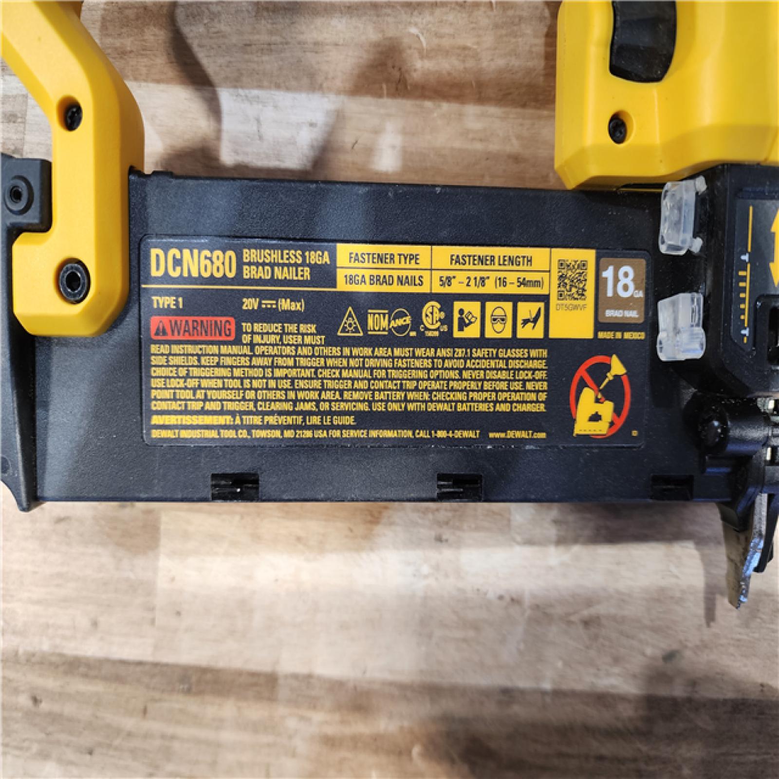HOUSTON LOCATION - AS-IS DEWALT 20V MAX XR Lithium-Ion Electric Cordless 18-Gauge Brad Nailer (Tool Only)