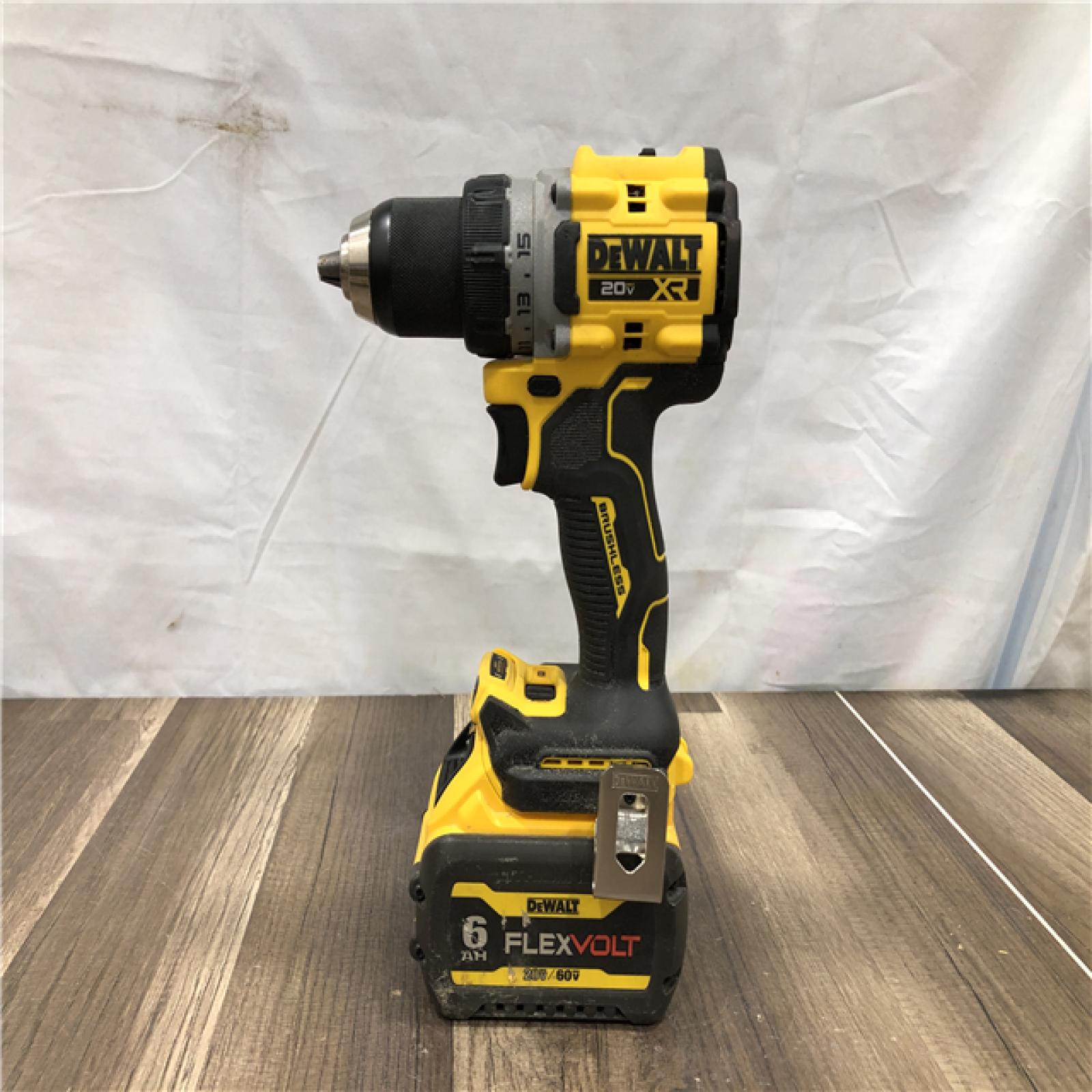 AS-IS DEWALT 20V MAX XR Lithium-Ion Brushless Cordless 1/2 in. Drill/Driver Kit