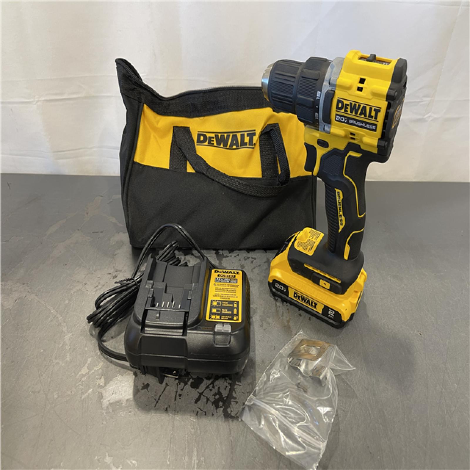 AS-IS - DEWALT ATOMIC COMPACT SERIES 20V MAX* Brushless Cordless 1/2 Drill/Driver Kit