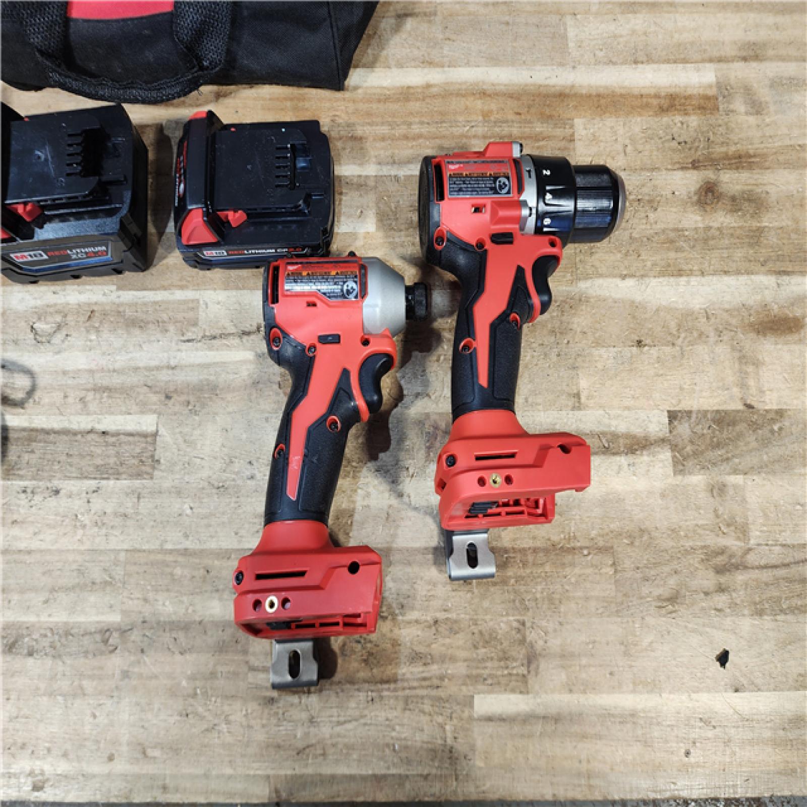 HOUSTON LOCATION - AS - IS Milwaukee 2 Tool Combo Kit W/ (2) Battery & Charger