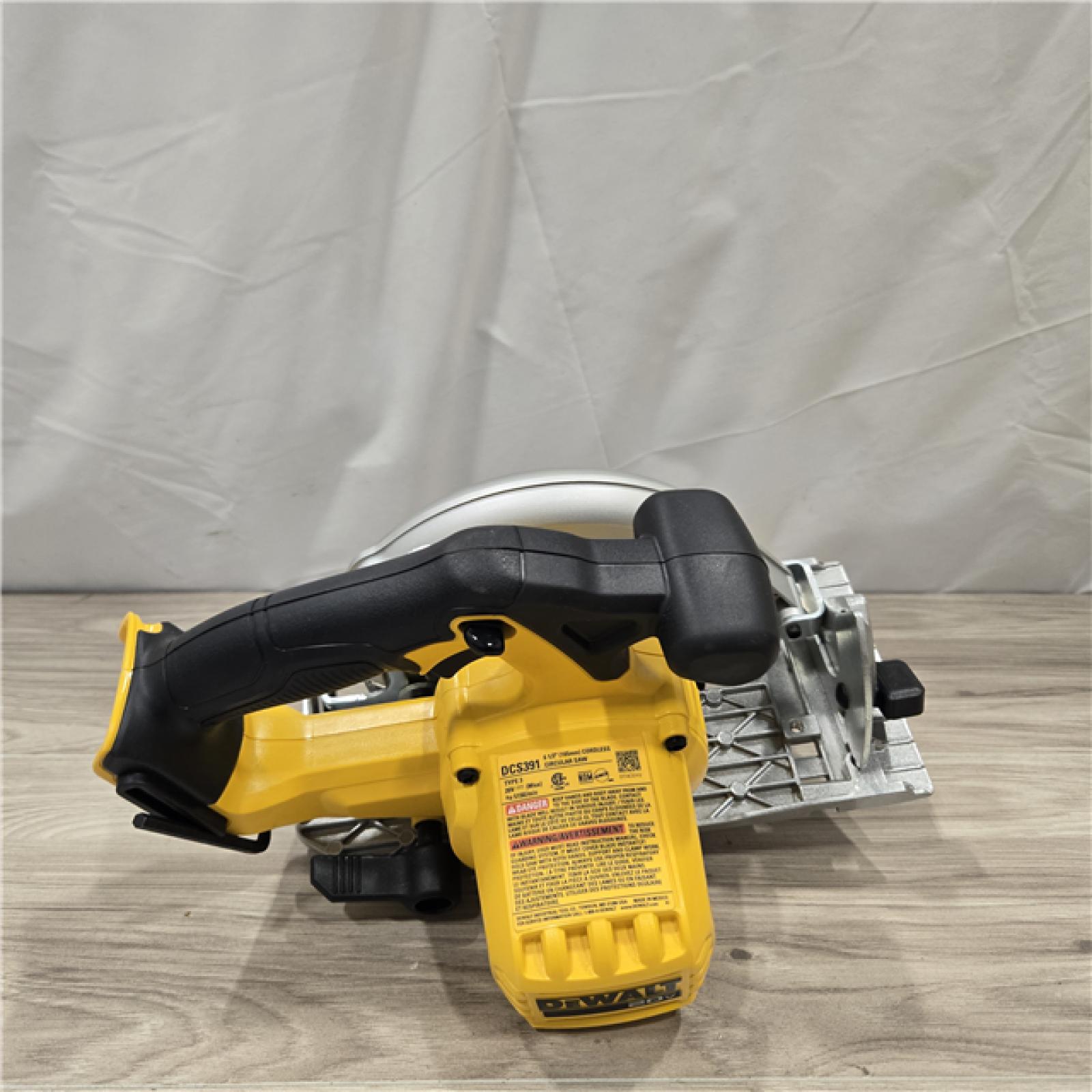 AS-IS DEWALT 6-1/2'' 165MM CIRCULAR SAW (Tool-Only)