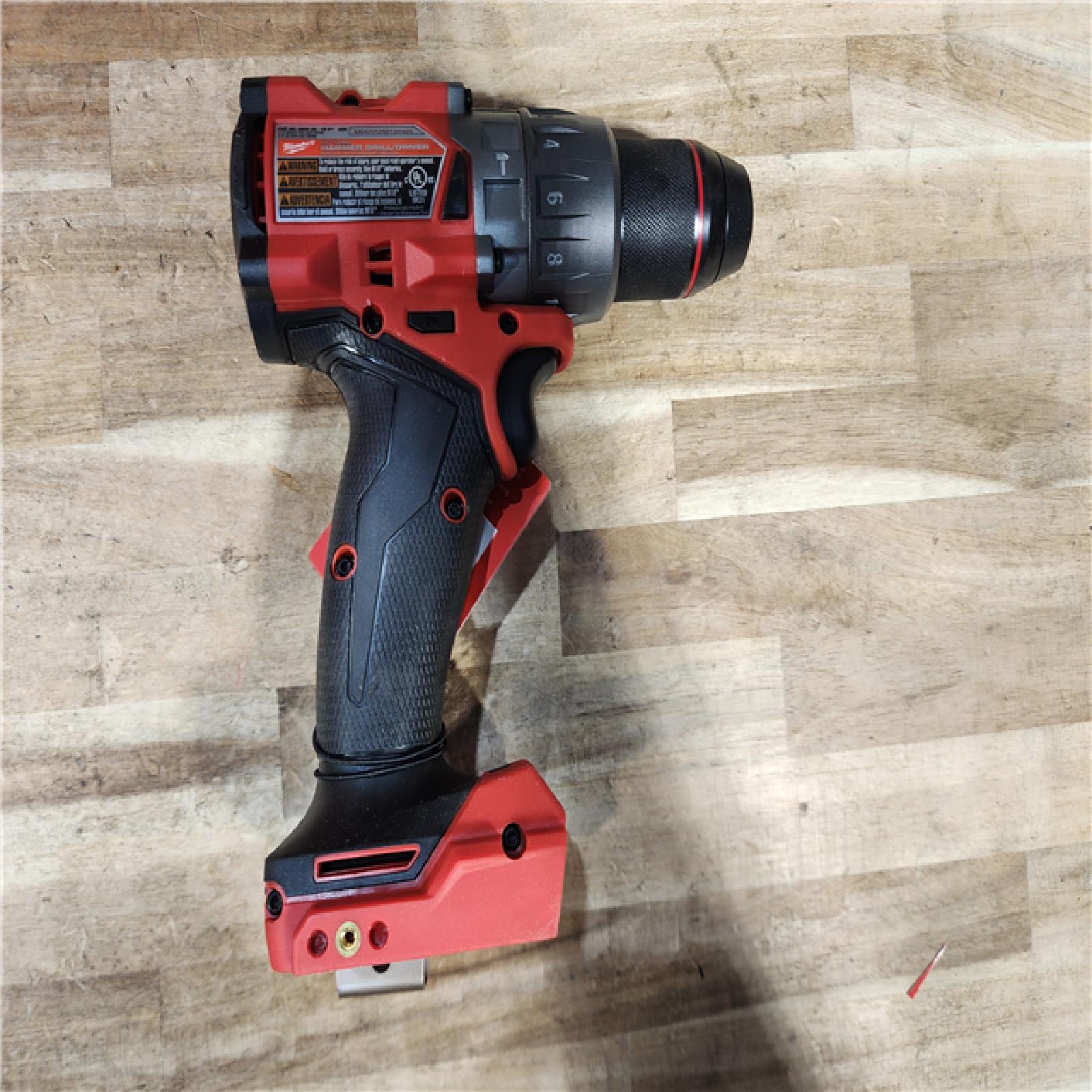 HOUSTON LOCATION - AS-IS (APPEARS LIKE NEW) Milwaukee FUEL 18V Lithium-Ion Brushless Cordless 1/2 in. Hammer Drill Driver Kit