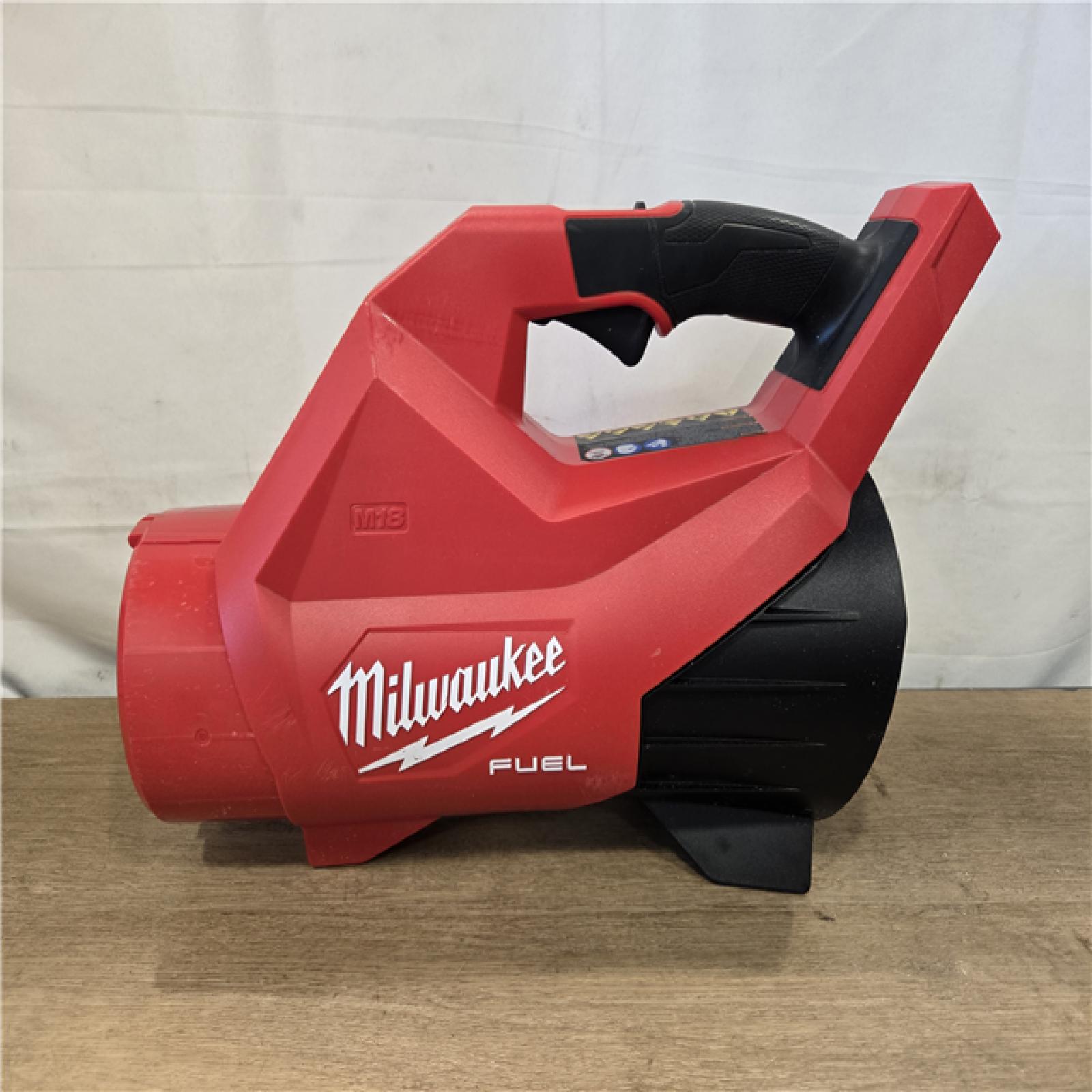 AS-IS Milwaukee FUEL 120 MPH 500 CFM 18V Cordless Battery Powered Leaf Blower Kit