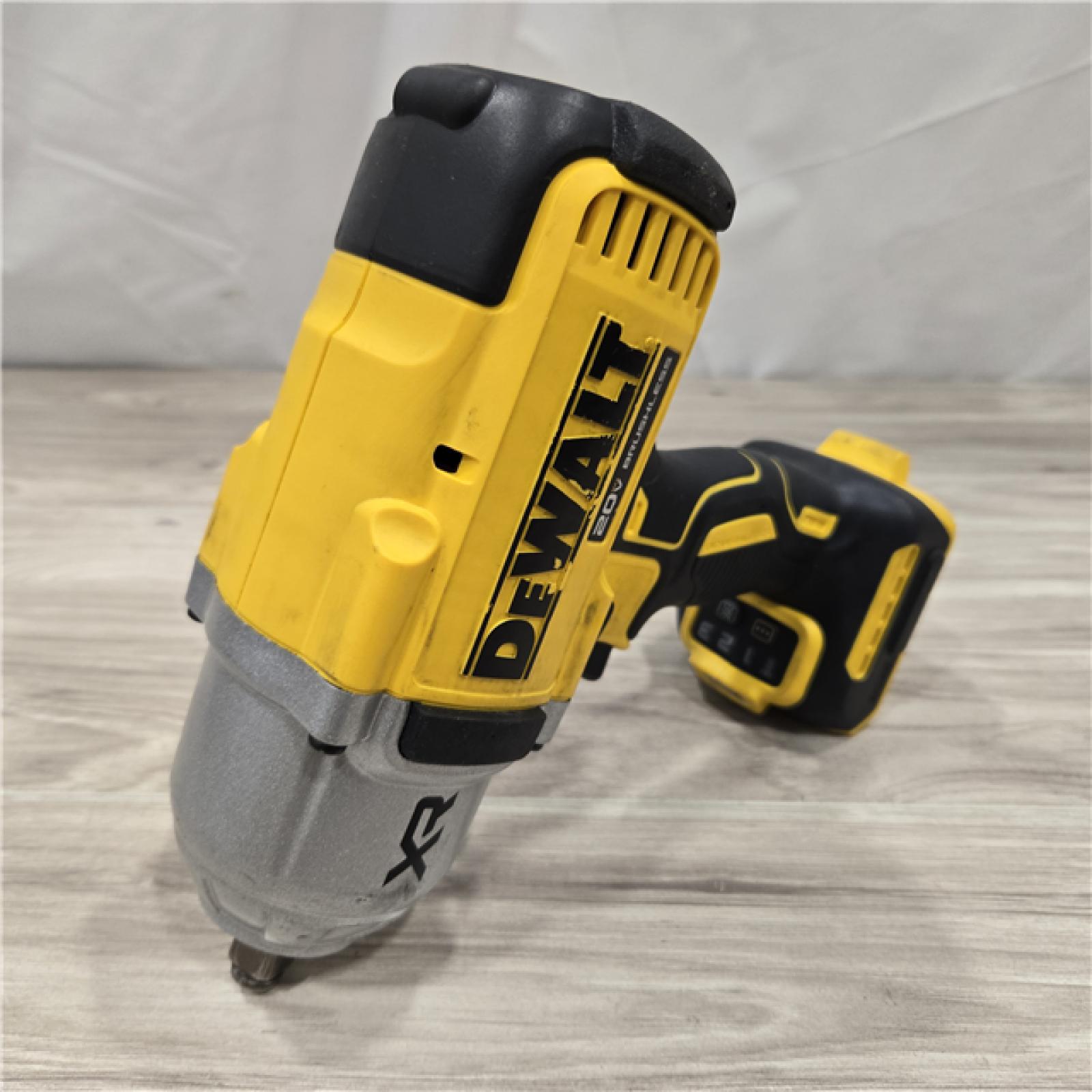 AS-IS Dewalt 20V MAX Cordless 1/2 in. Impact Wrench Kit