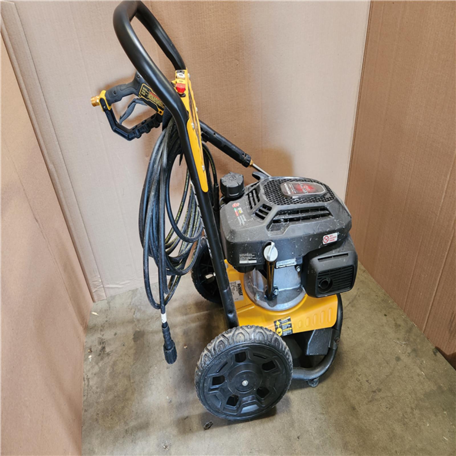 Phoenix Location Good Condition DEWALT 3100 PSI 2.3 GPM Gas Cold Water