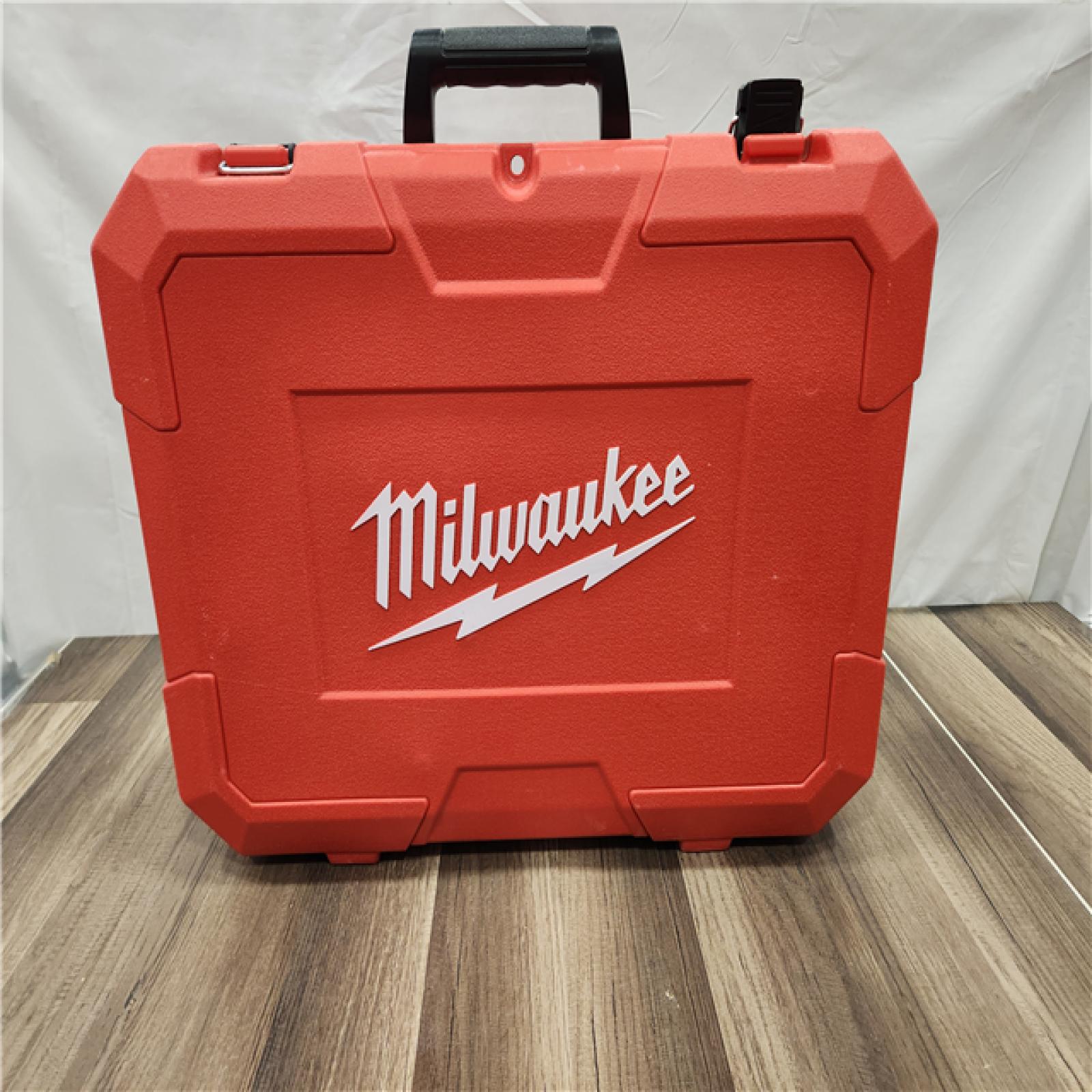 AS-IS  Milwaukee 2674-22C - M18 Short Throw Press Tool Kit