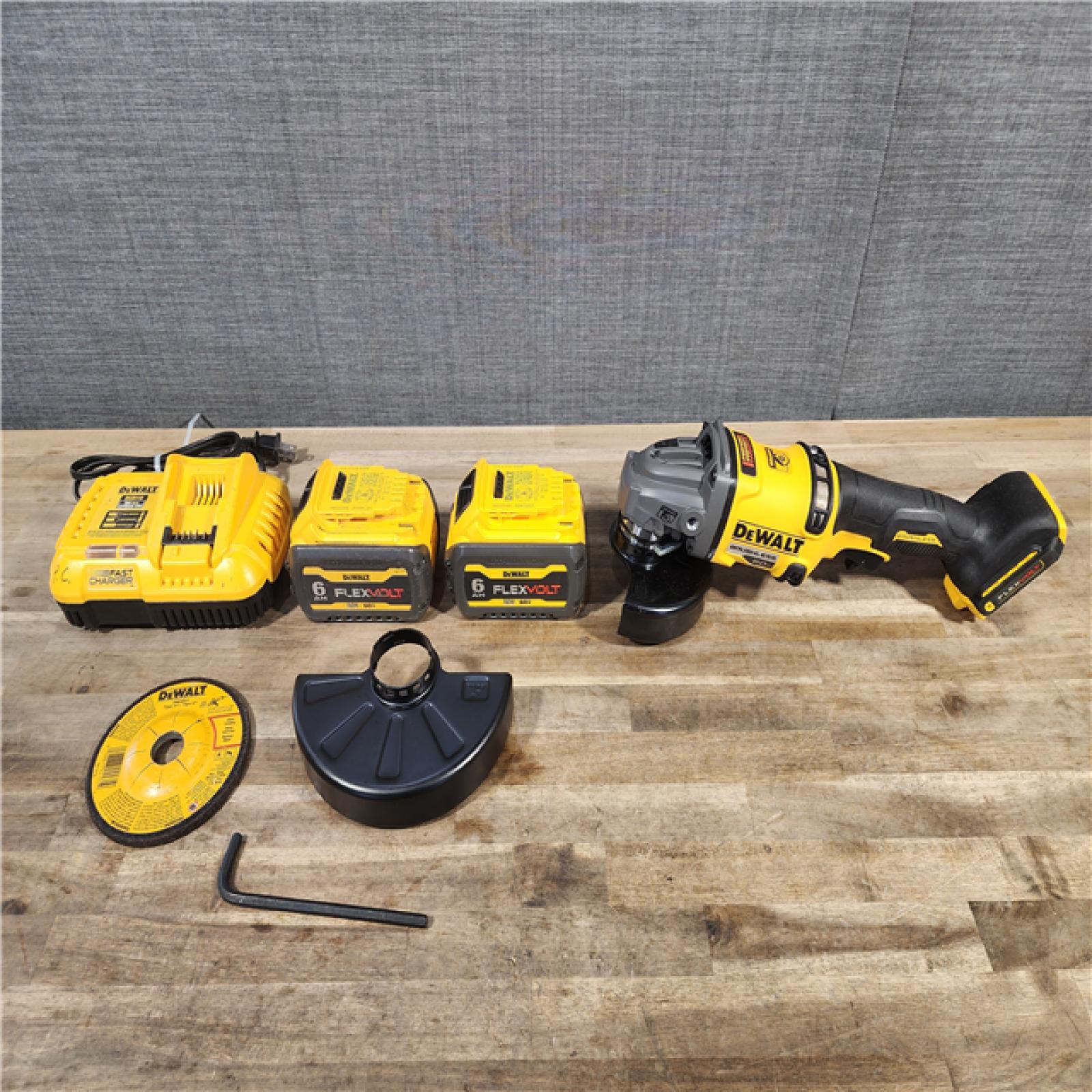 HOUSTON LOCATION - AS-IS DeWalt Flexvolt 60V Max Cordless Grinder  4.5 in; 6 in  Kit  W/ (2) BATTERY & CHARGER (DCG418X2)