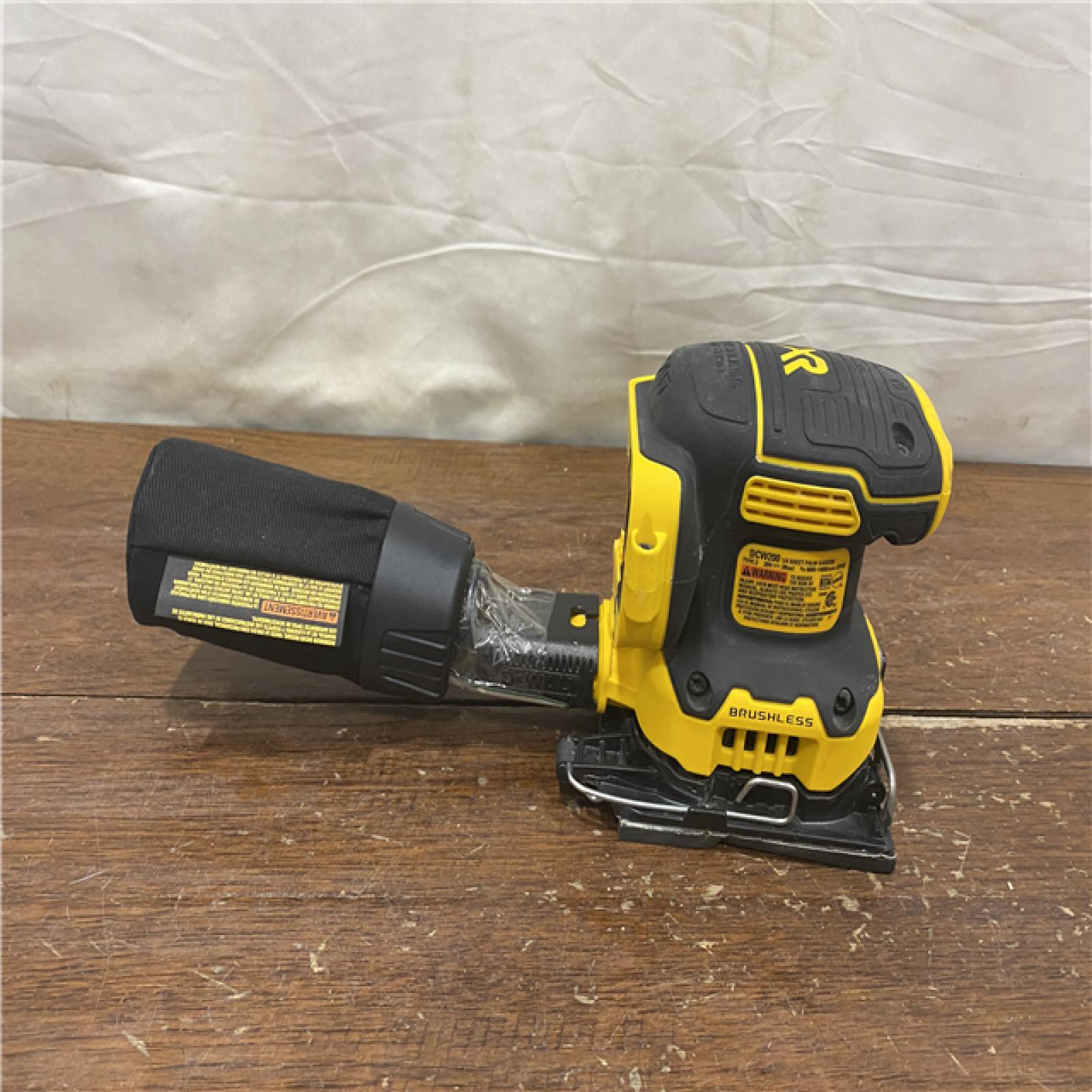 AS-IS DEWALT 20V MAX XR Brushless Cordless 1/4 Sheet Variable Speed Sander (Tool Only)