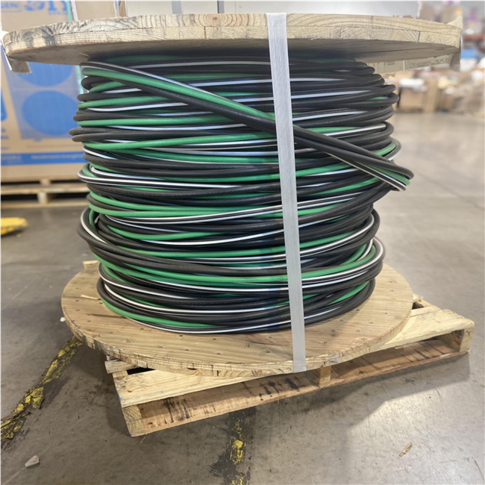 DALLAS LOCATION - SOUTHWIRE Compact Stranded 8000 Series 4/04/04/02/0X500 Service Entrance Cable  200 A  4-Conductor (500 FT)