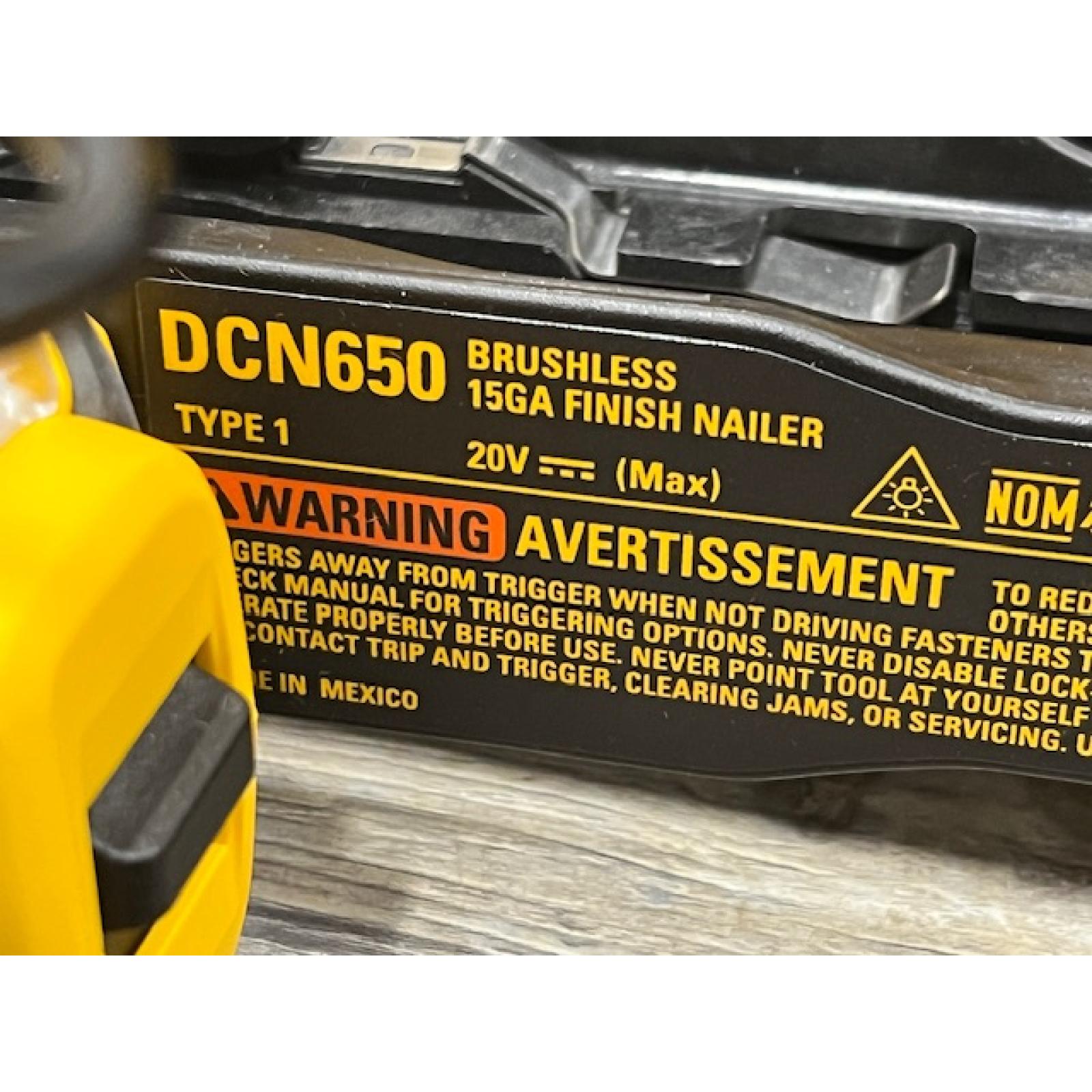 AS-IS DEWALT 20V MAX XR Lithium-Ion Cordless 2-1/2 in. 15-Gauge Finish Nailer Kit