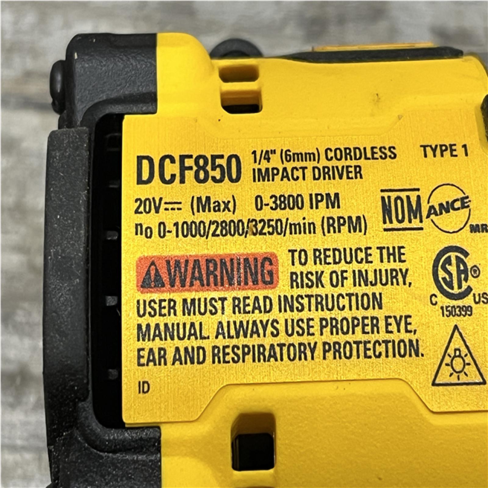 AS-IS DEWALT ATOMIC 20V MAX Lithium-Ion Cordless 1/4 in. Brushless Impact Driver Kit